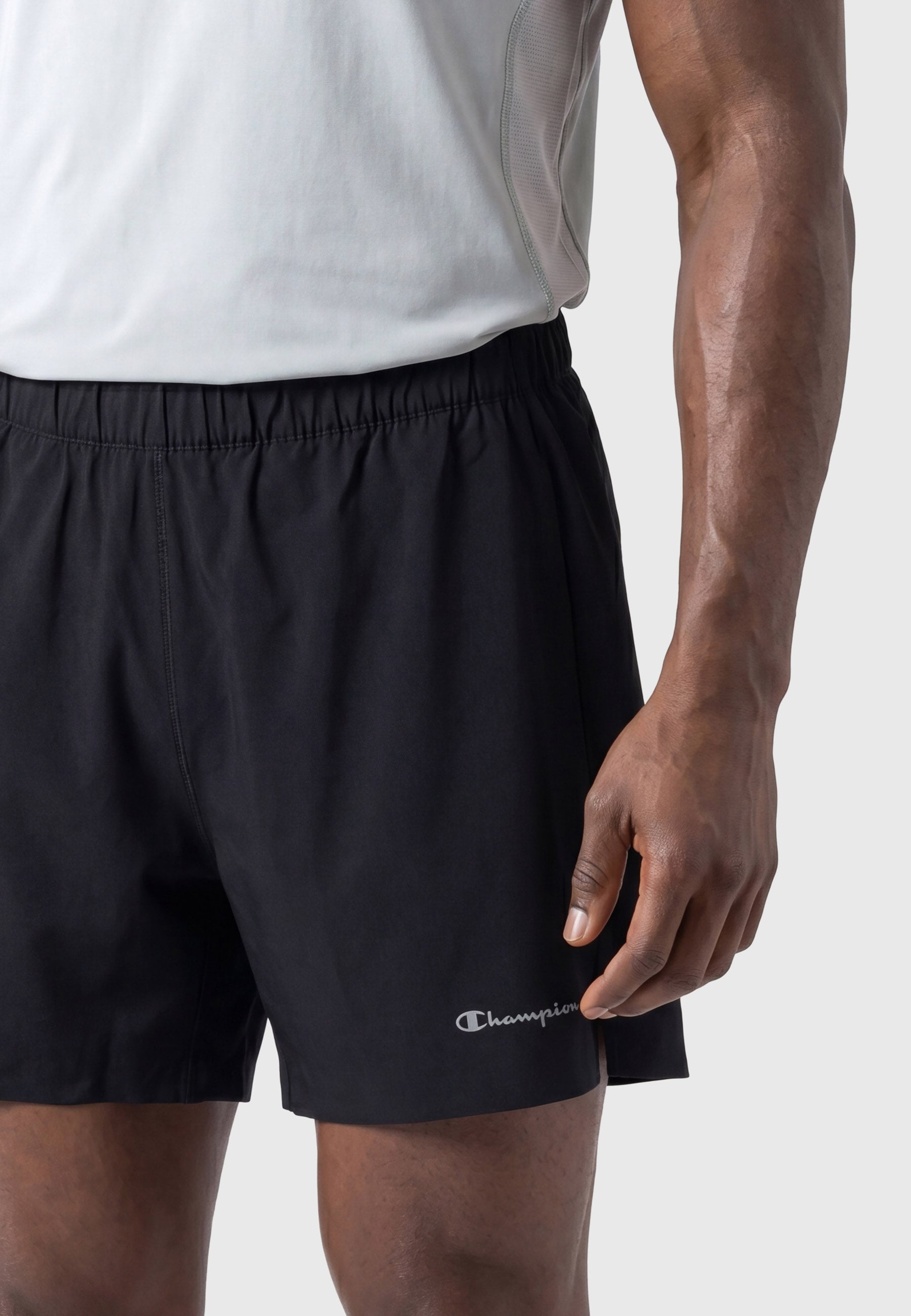 Champion Trainingsshorts »PERFORMANCE WOVEN SHORTS Standard Fit C-DRY ANTI-ODOR«  mit Anti-Odor Ausstattung, aus Polyester und Elasthan