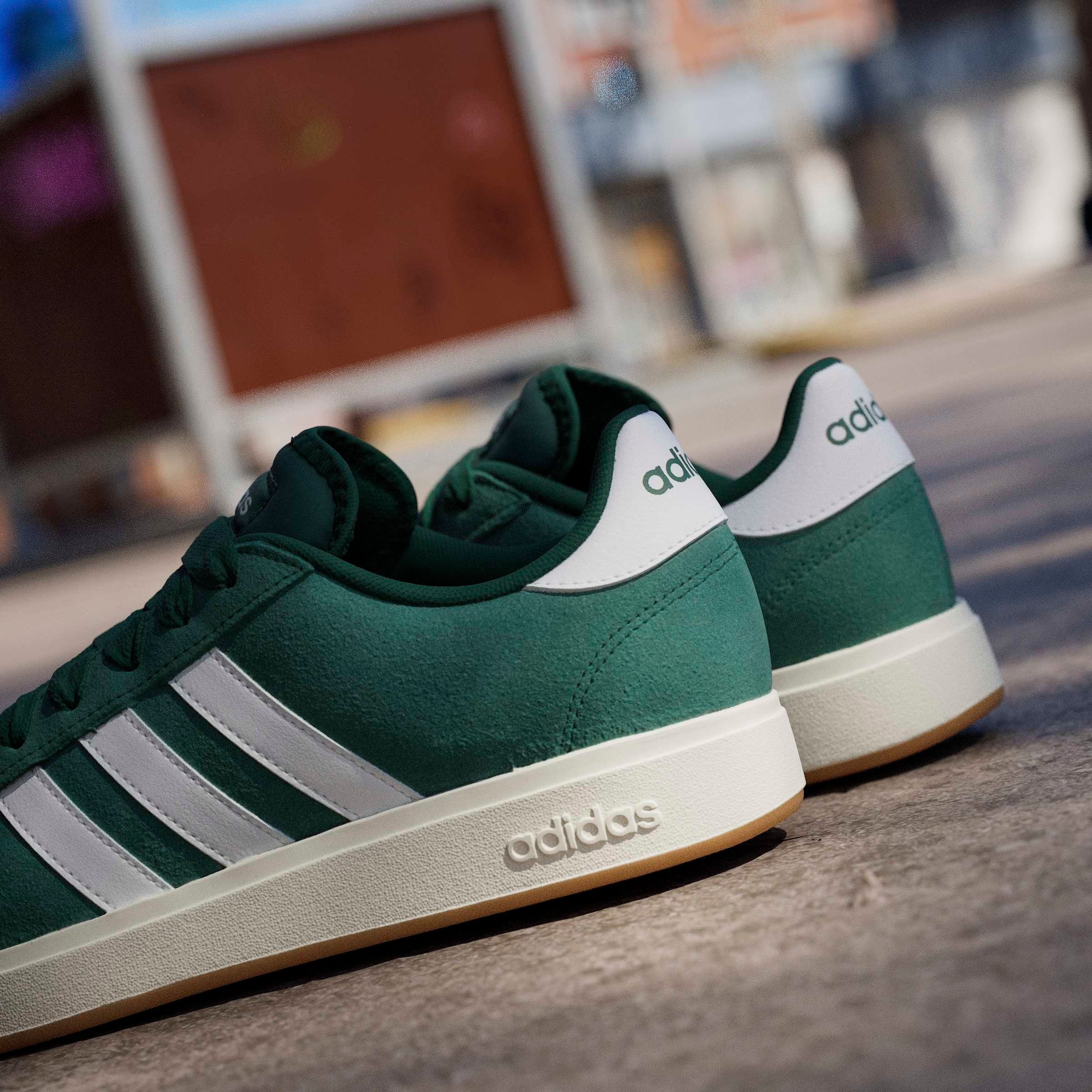 adidas Sportswear Sneaker »GRAND COURT BASE 00S«  Design auf den Spuren des adidas Campus 00