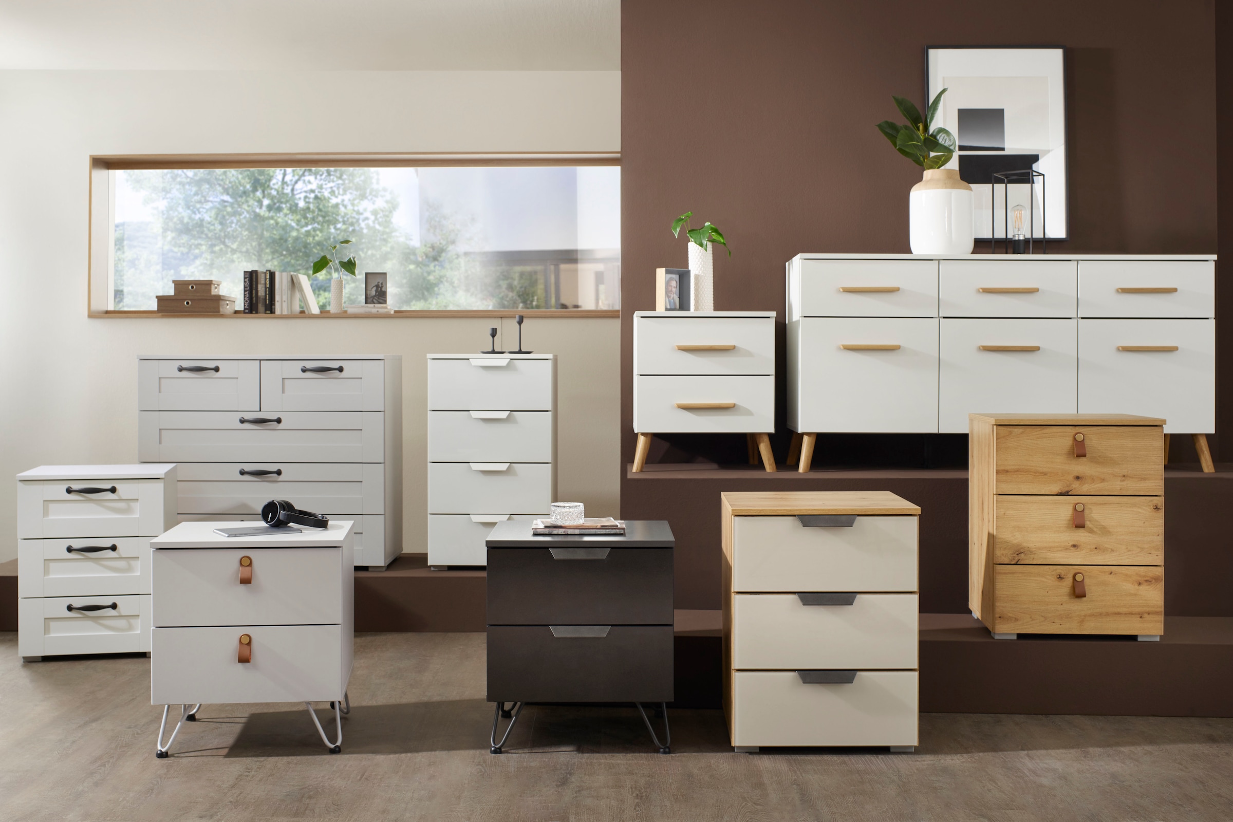 rauch Kombikommode »Modern by Aditio«, mit Glasfront und Kufenfuß, 2 Schubladen mit Softclose-Funktion