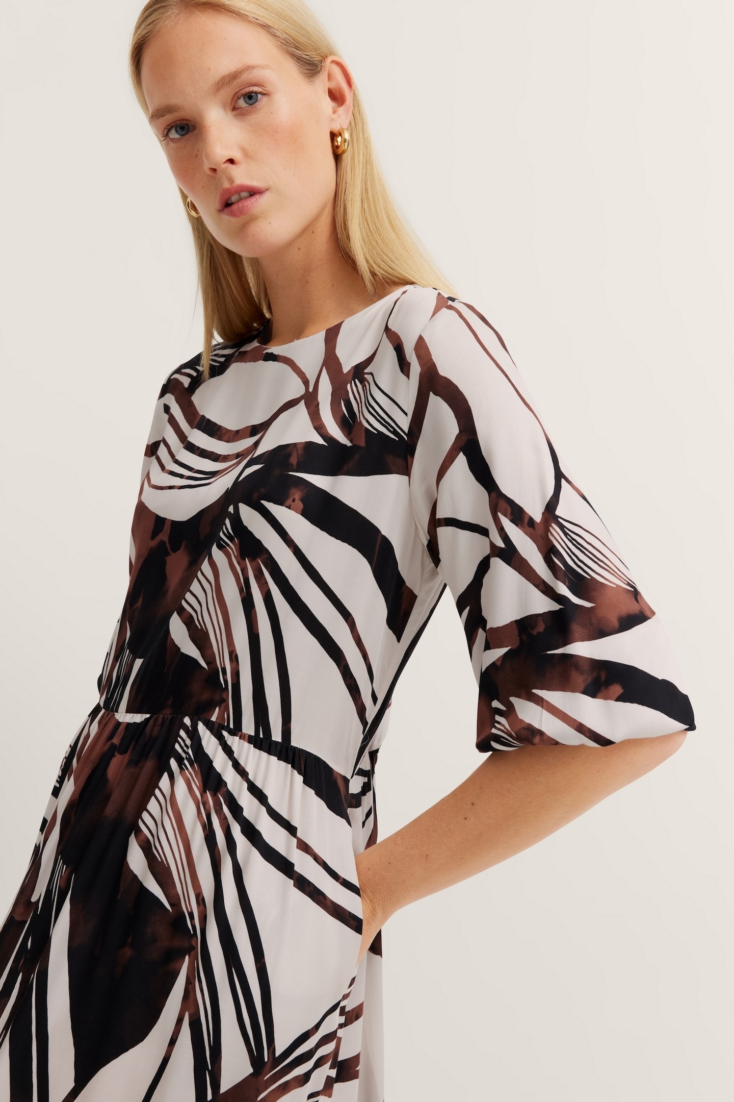 bugatti Sommerkleid, mit Volants & Teilungsnähten