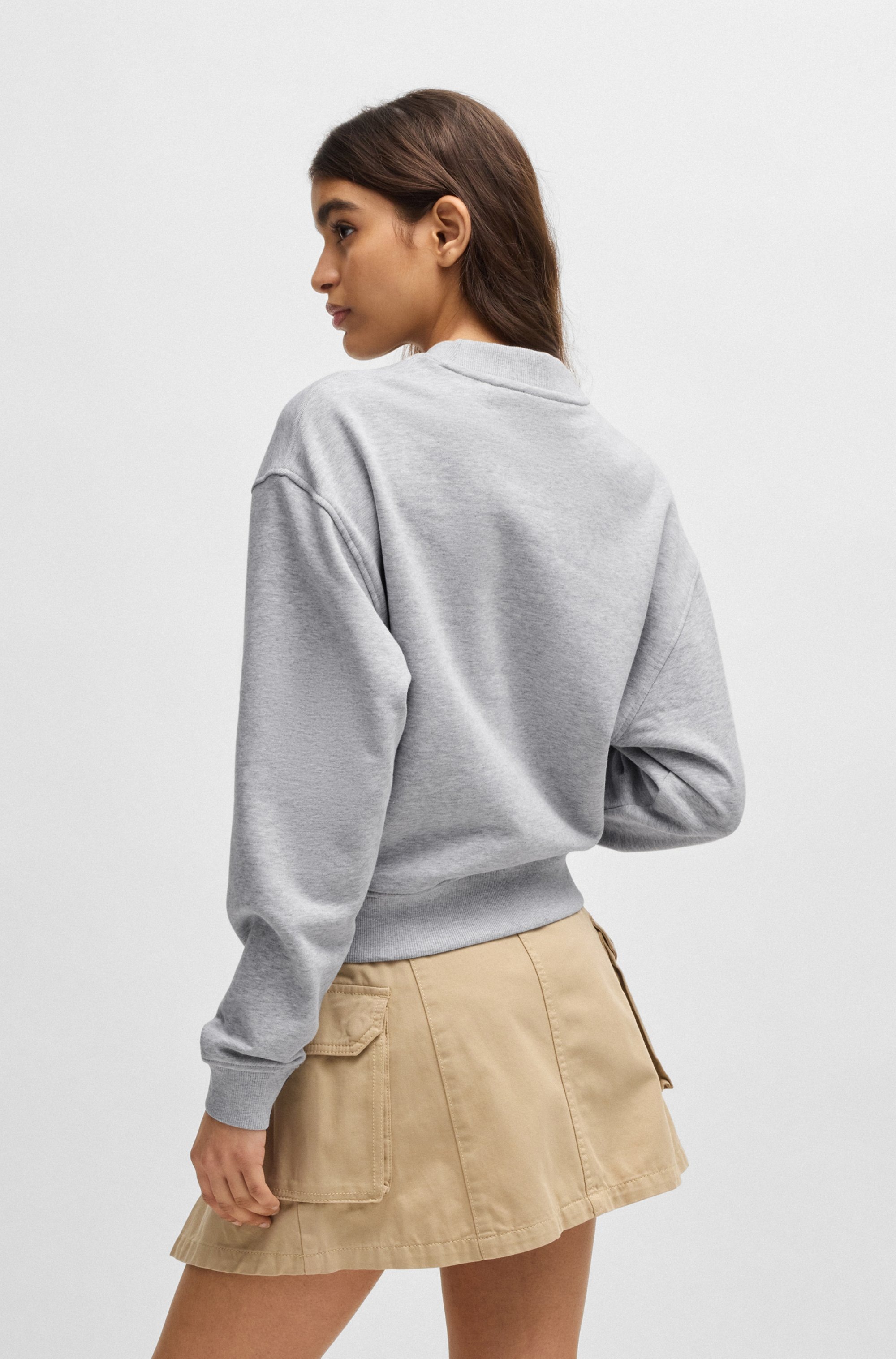 HUGO Blue Sweatshirt »Delessa«, mit Logoaufnäher