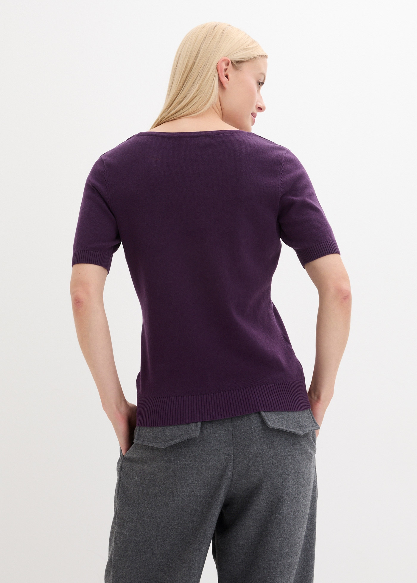 bonprix Strickpullover »Kurzarm Pullover« aus Baumwolle und Polyamid, Kurzarm-Design, figurbetonte Passform