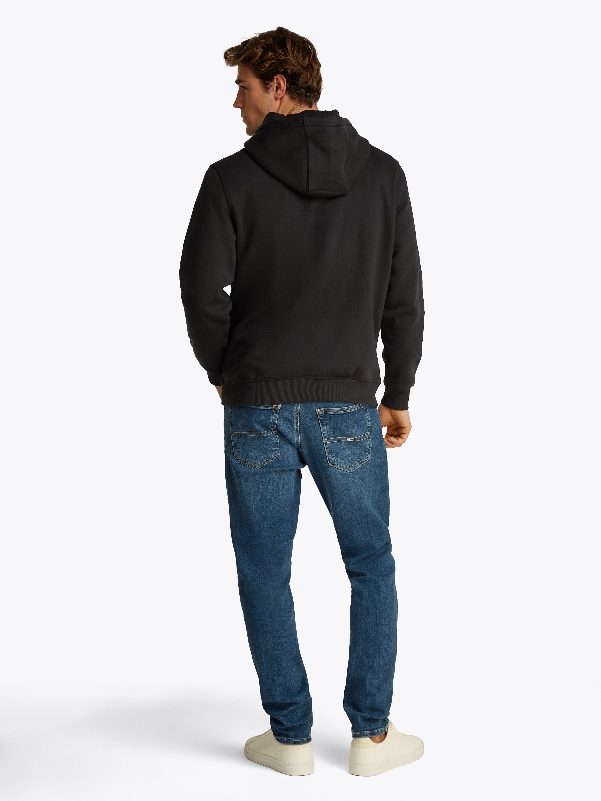 Tommy Jeans Sweatshirt »TJM REG S FLAG HOODIE«, mit bestickten Markenlogo auf Brusthöhe