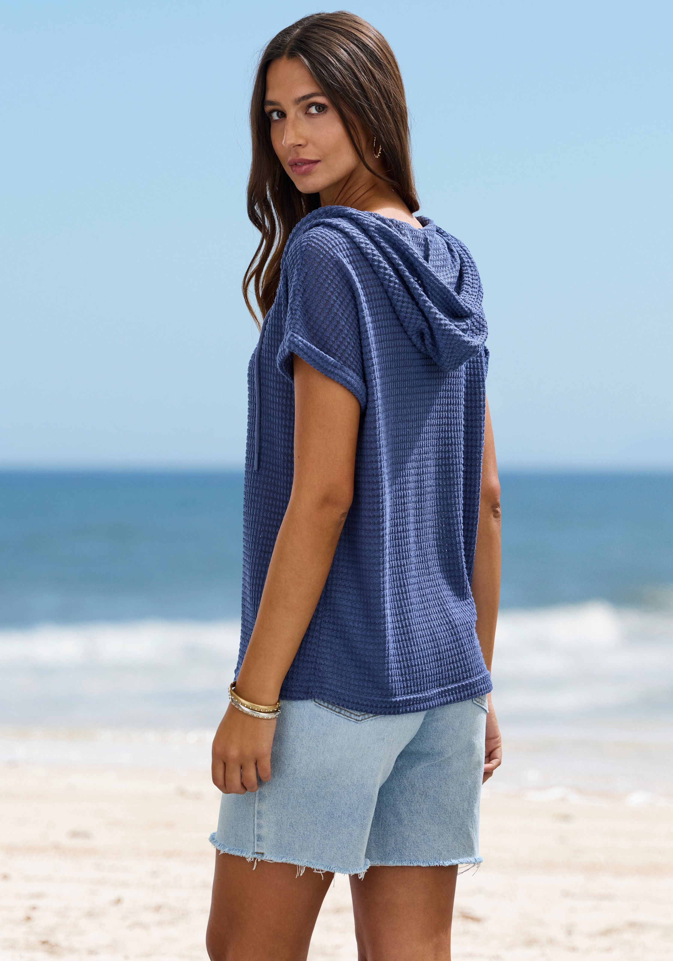 LASCANA Strandshirt »aus bügelfreiem Waffelstrick« 1 mit Kapuze und Knopfleiste