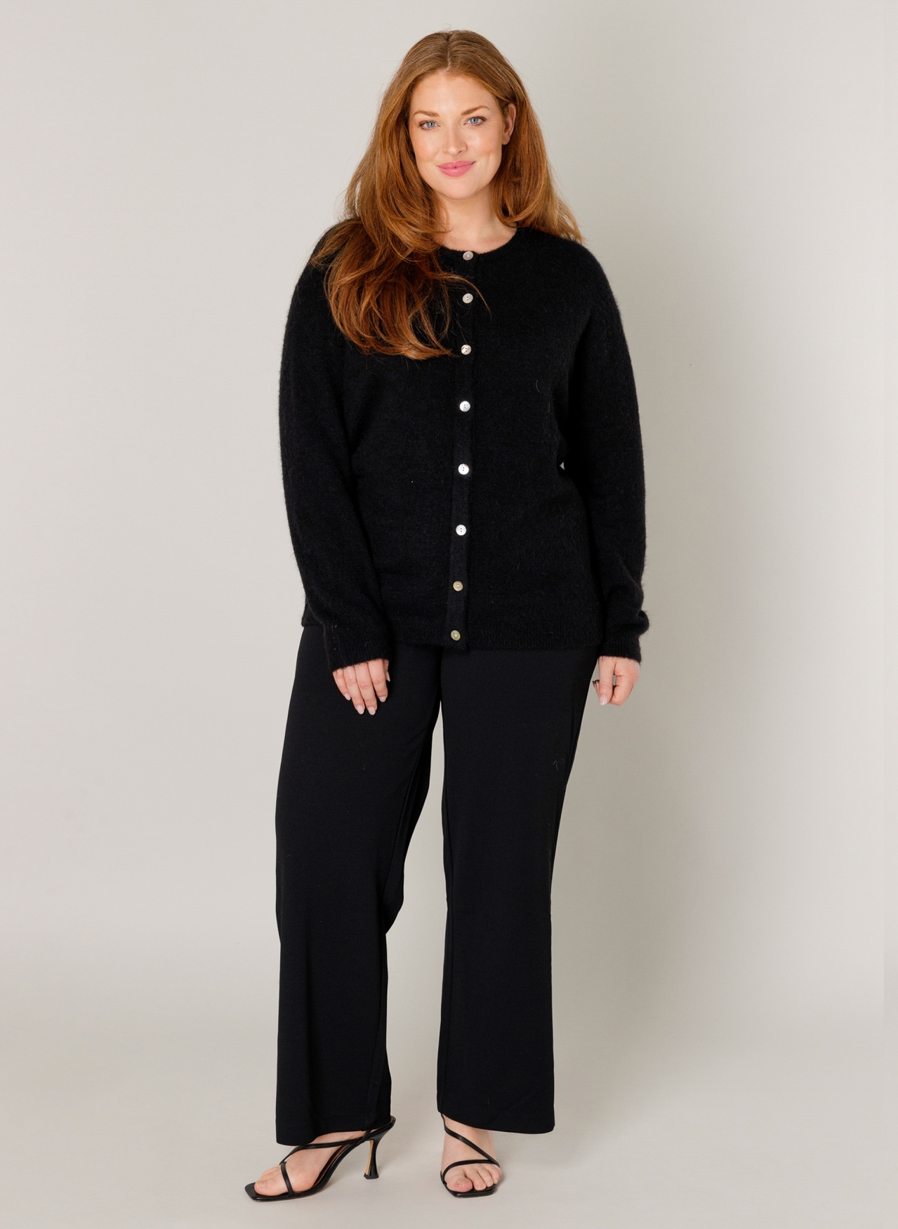 Base Level Curvy Cardigan »Yulia«, mit Woll-Anteil und Knopfleiste