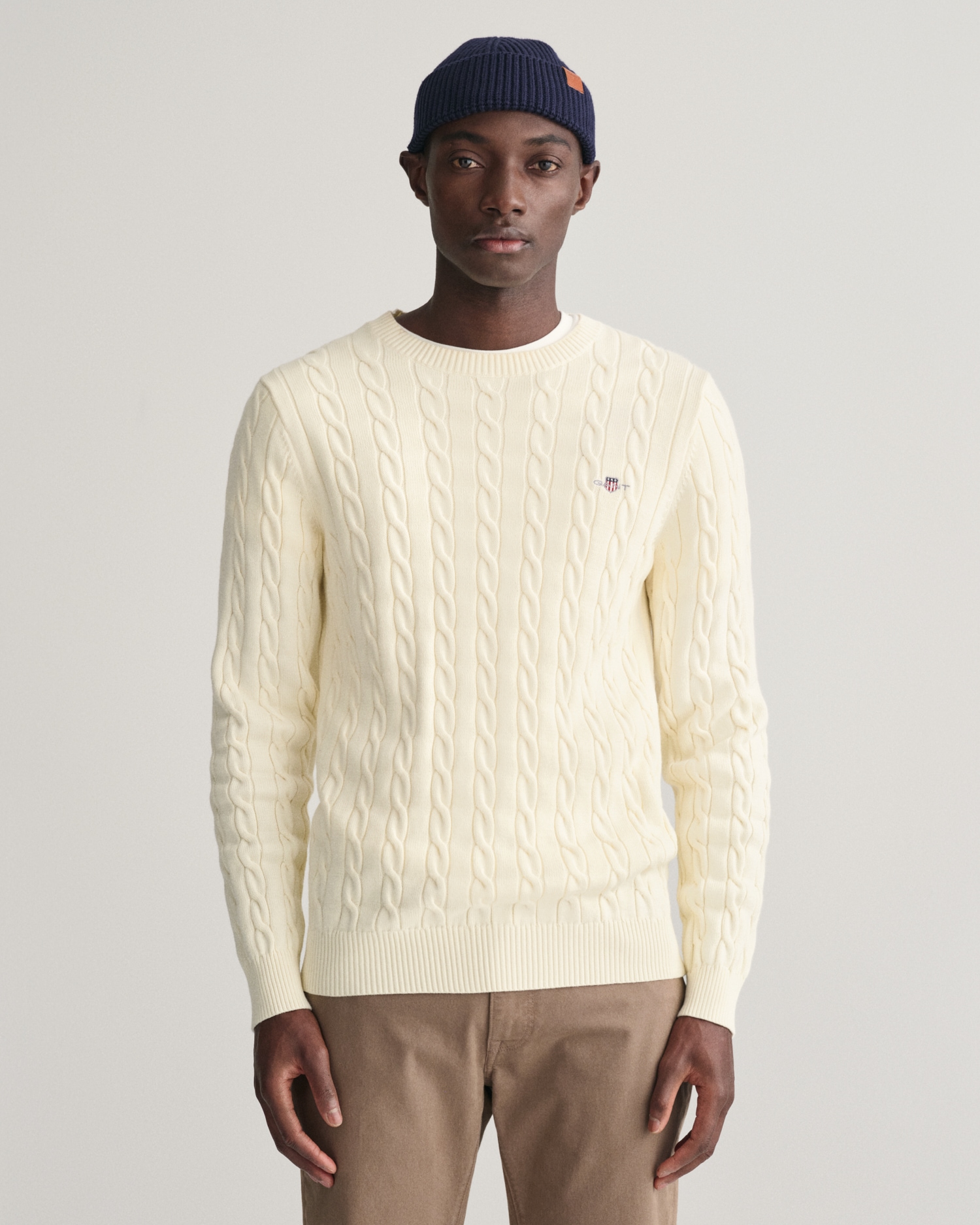 Gant Strickpullover »COTTON CABLE C-NECK«, mit Wappen-Logostickerei auf der Brust