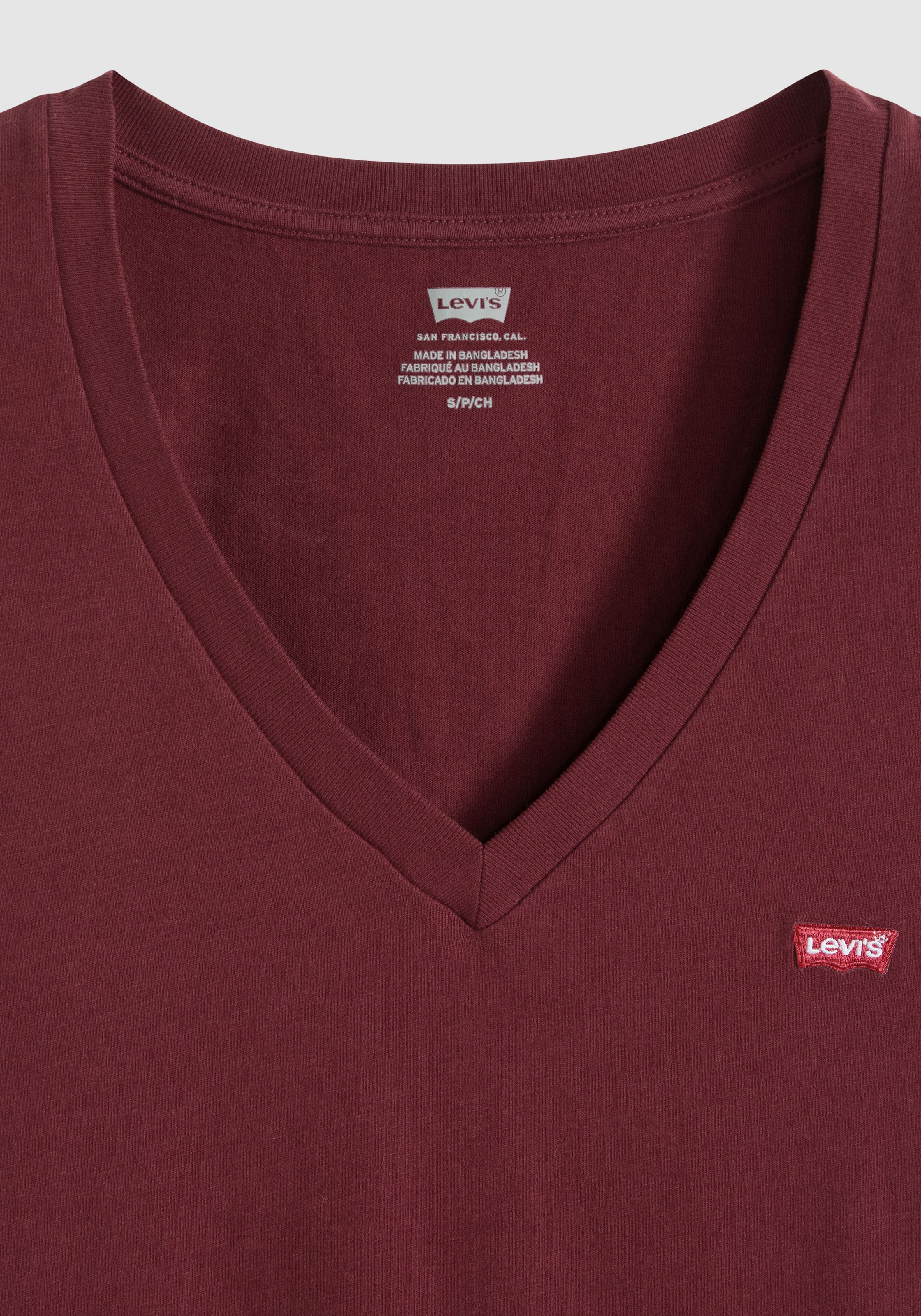 Levi's® V-Shirt »Perfect Tee« mit kleinem Batwing- Logo