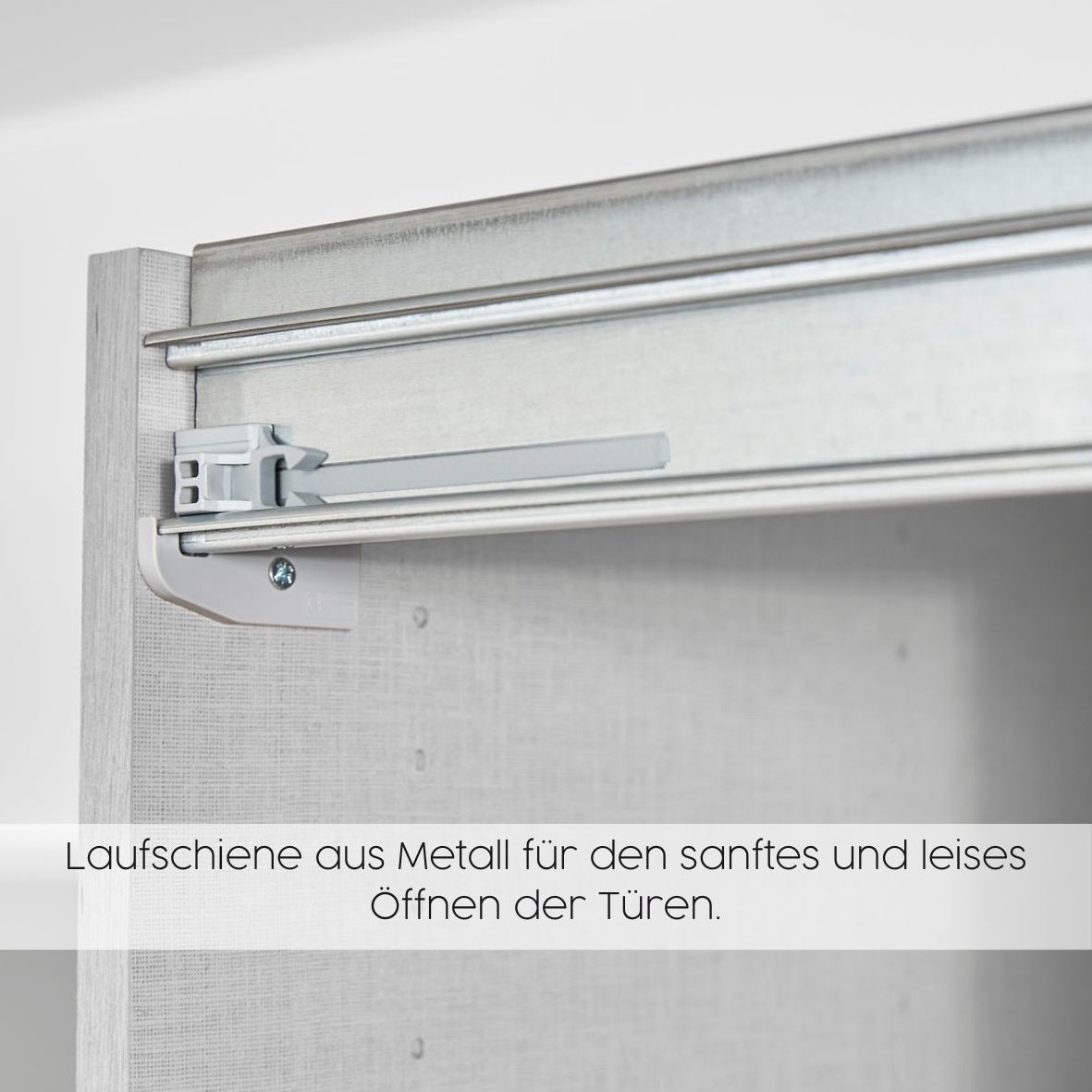 rauch Kleiderschrank »Schwebetürenschrank OTTO´s Choice Garderobe Schrank TOP ANGEBOT Avola«, (in 3 verschiedenen Ausstattungen BASIC/CLASSIC/PREMIUM inkl. Spiegel), mit eleganten Zierleisten in Chrom, Schwarz oder Weiß MADE IN GERMANY