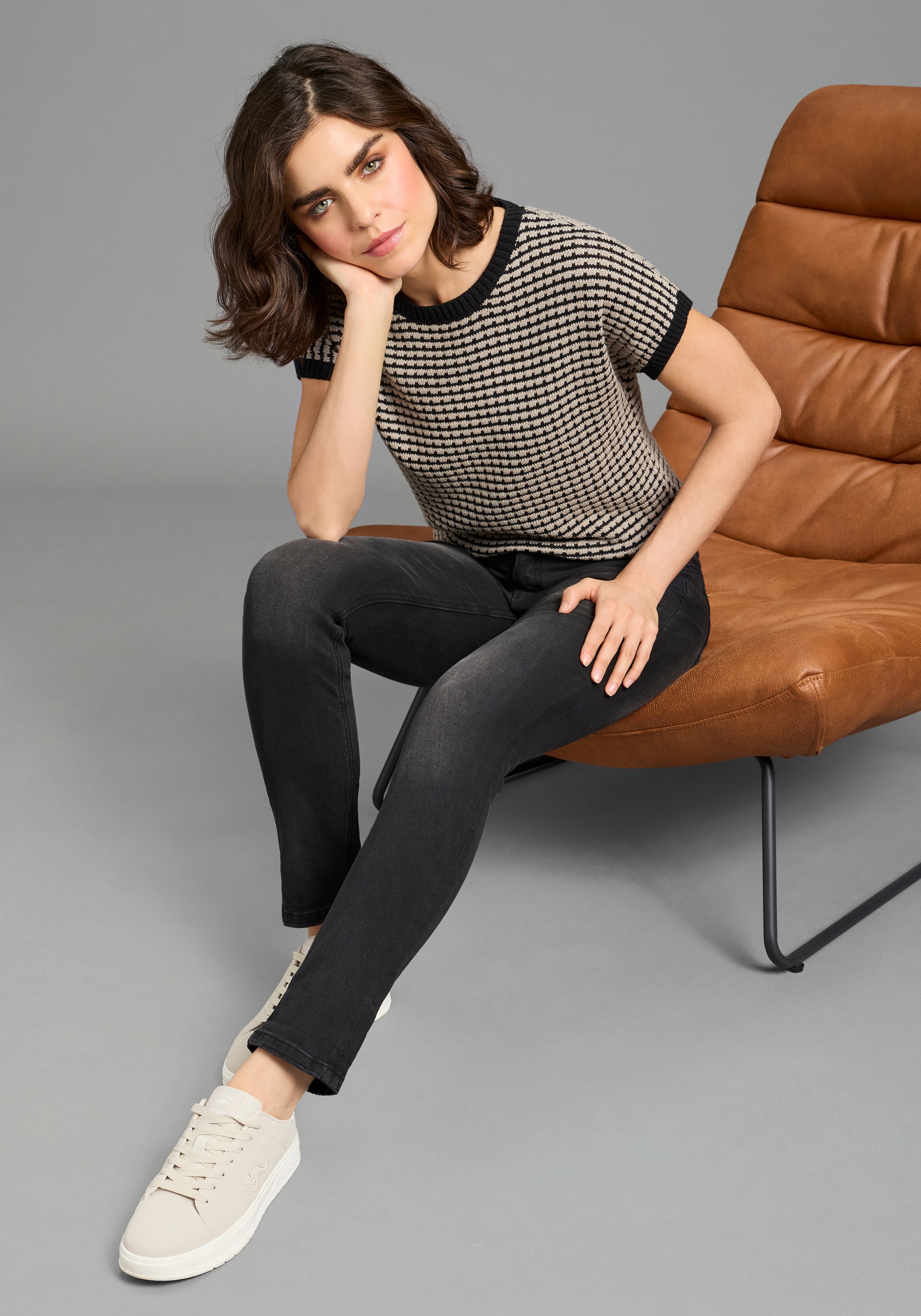 KangaROOS Relax-fit-Jeans »RELAX-FIT HIGH WAIST« knöchelfreie Schnittform,  krempelbare Beinabschlüsse