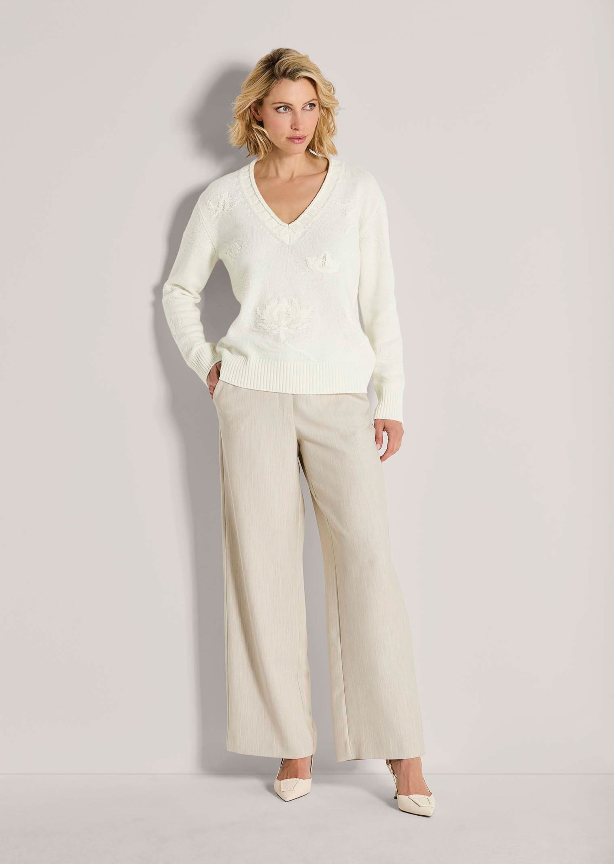 MADELEINE Longpullover »Kaschmirpullover Eleganter Strickpullover mit floralem Design« florales Strickmuster