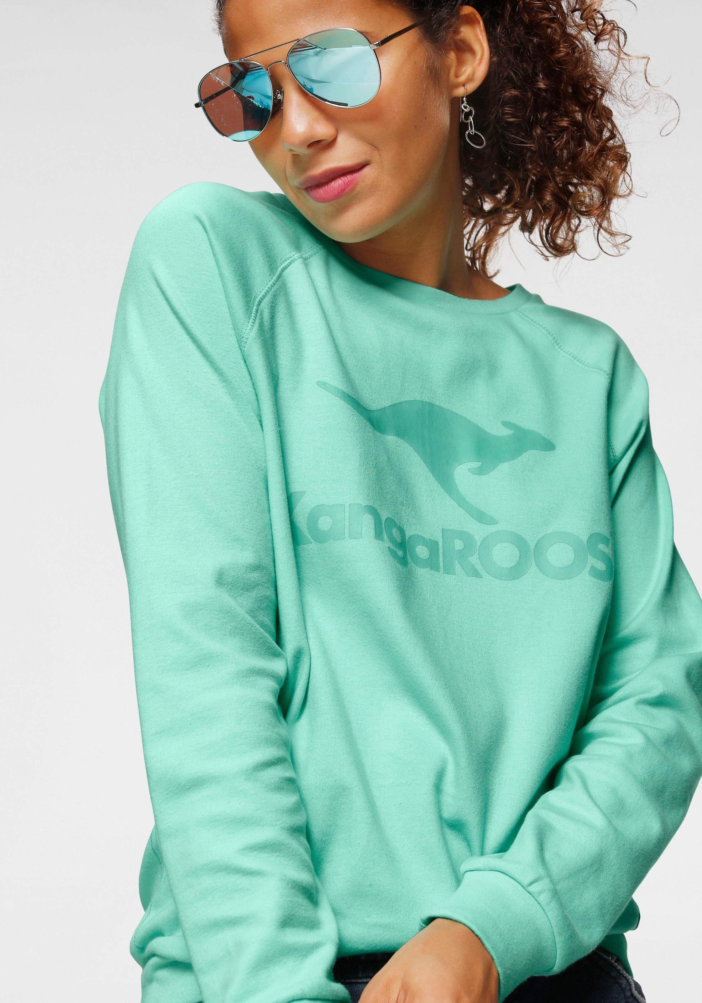 KangaROOS Sweatshirt, Langarm, figurumspielender Schnitt, mit Print, Rundhalsausschnitt