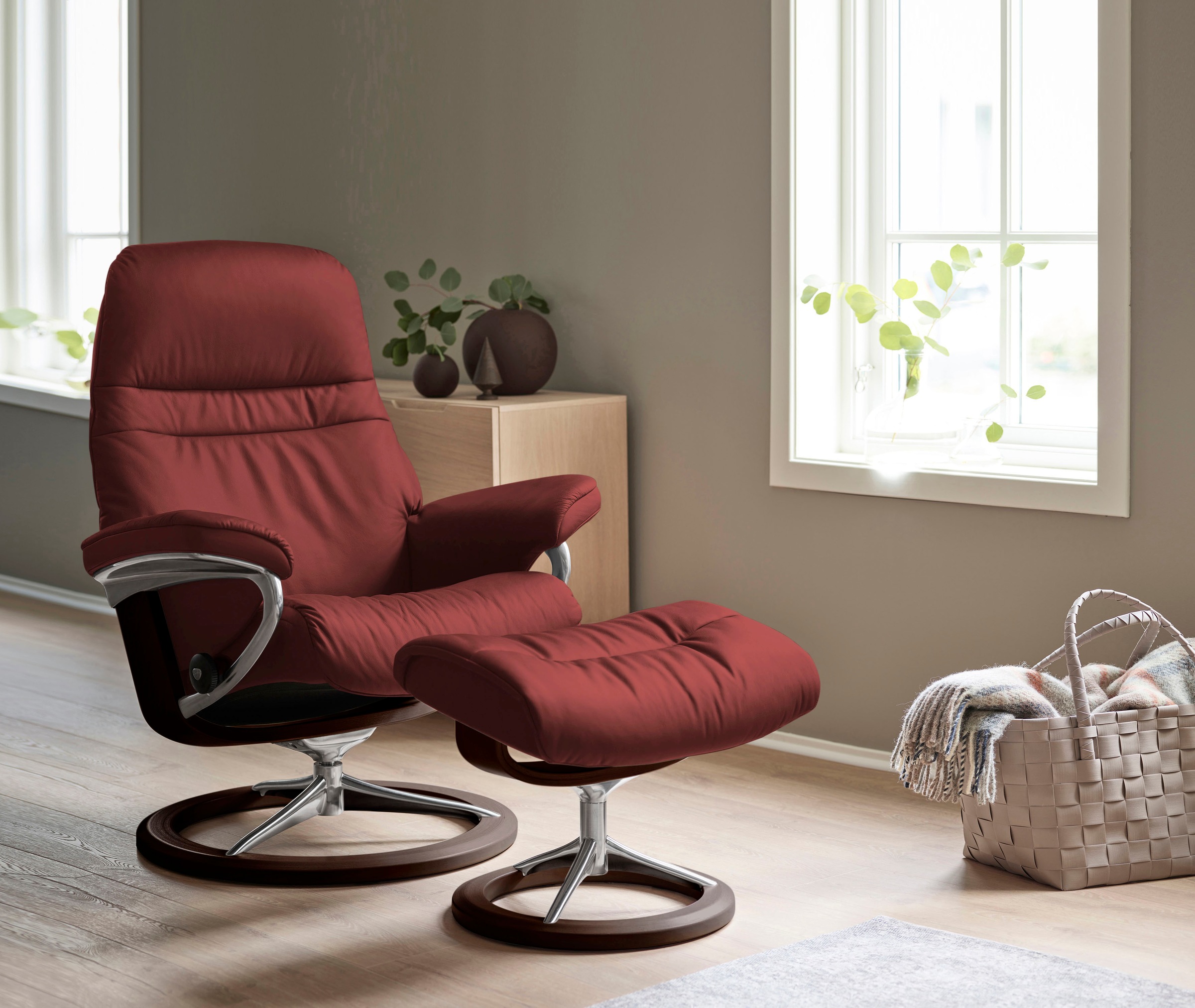 Stressless® Relaxsessel »Sunrise«, (Set, Relaxsessel mit Hocker), mit Signature Base, Größe S, Gestell Braun