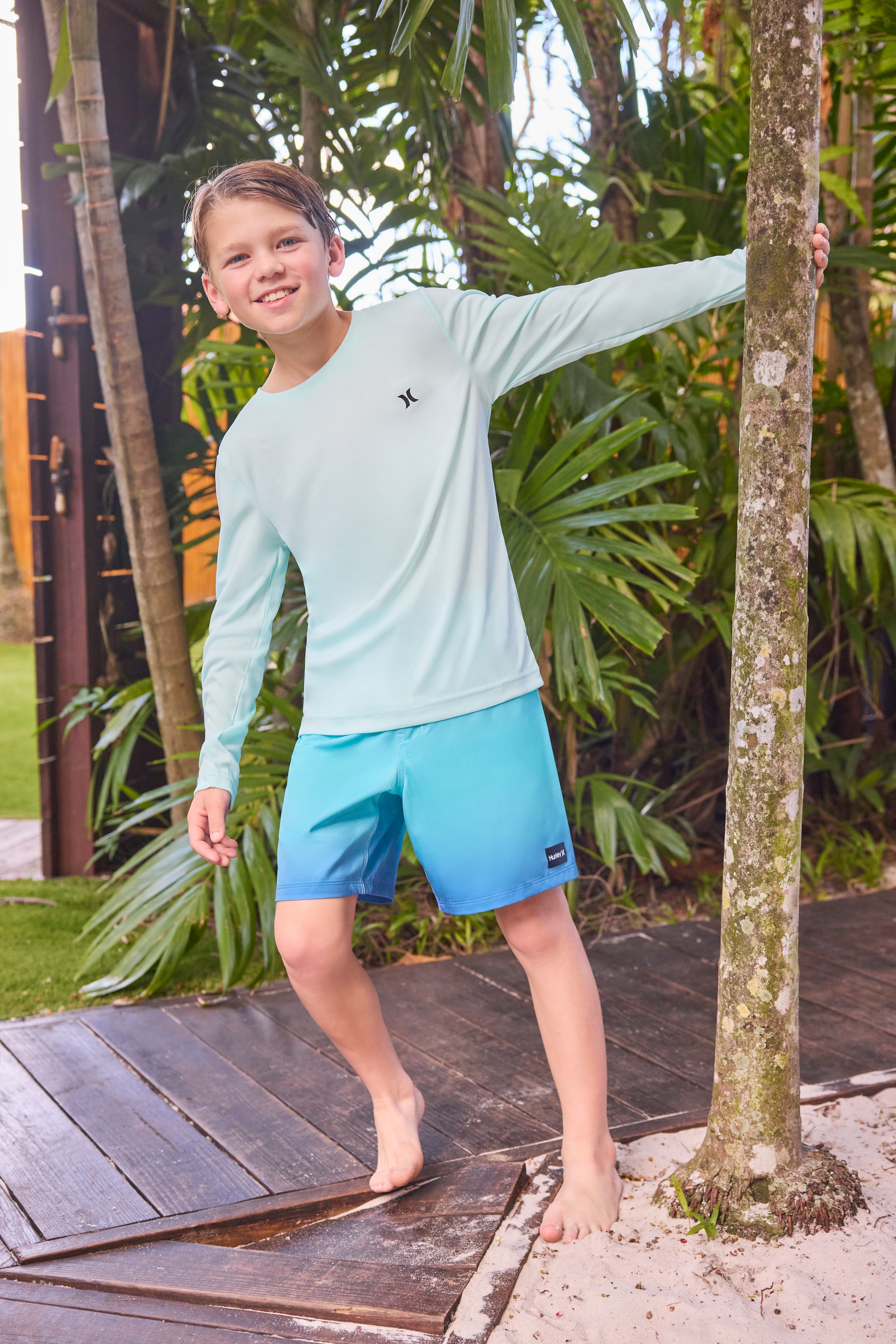 Hurley Badeshorts »FIRST LIGHT PULL ON SWIM« mit Elasthan-Anteil, leichtes Material, schnell trocknend