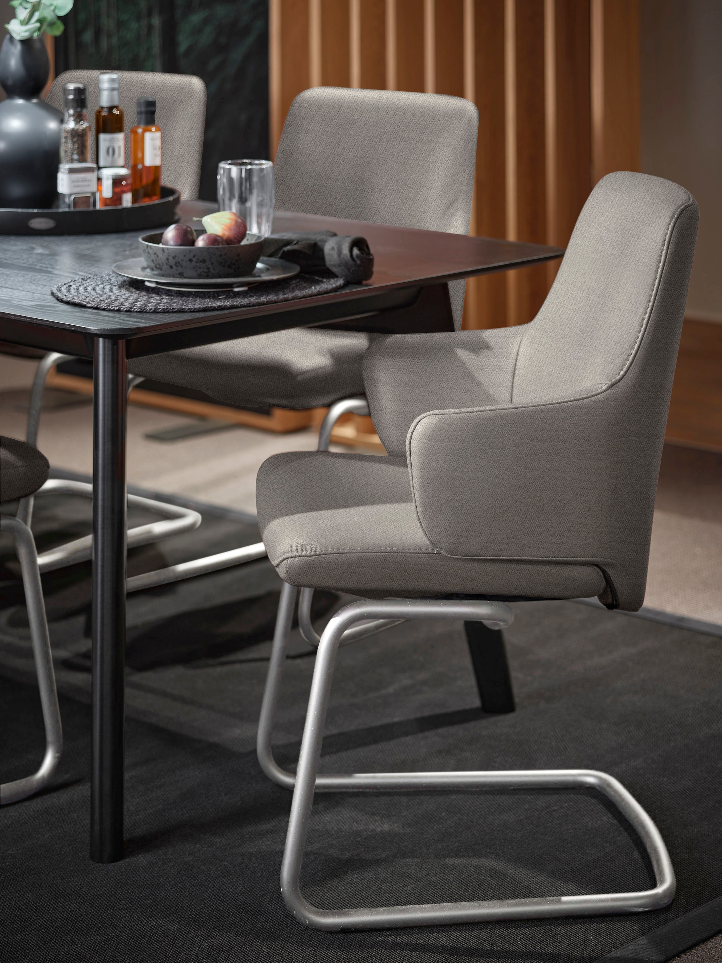 Stressless® Polsterstuhl »Laurel«, ROHLEDER Stoff Q2 FARON, Low Back mit Armlehne, Größe L, mit Beinen aus Stahl in Chrom matt