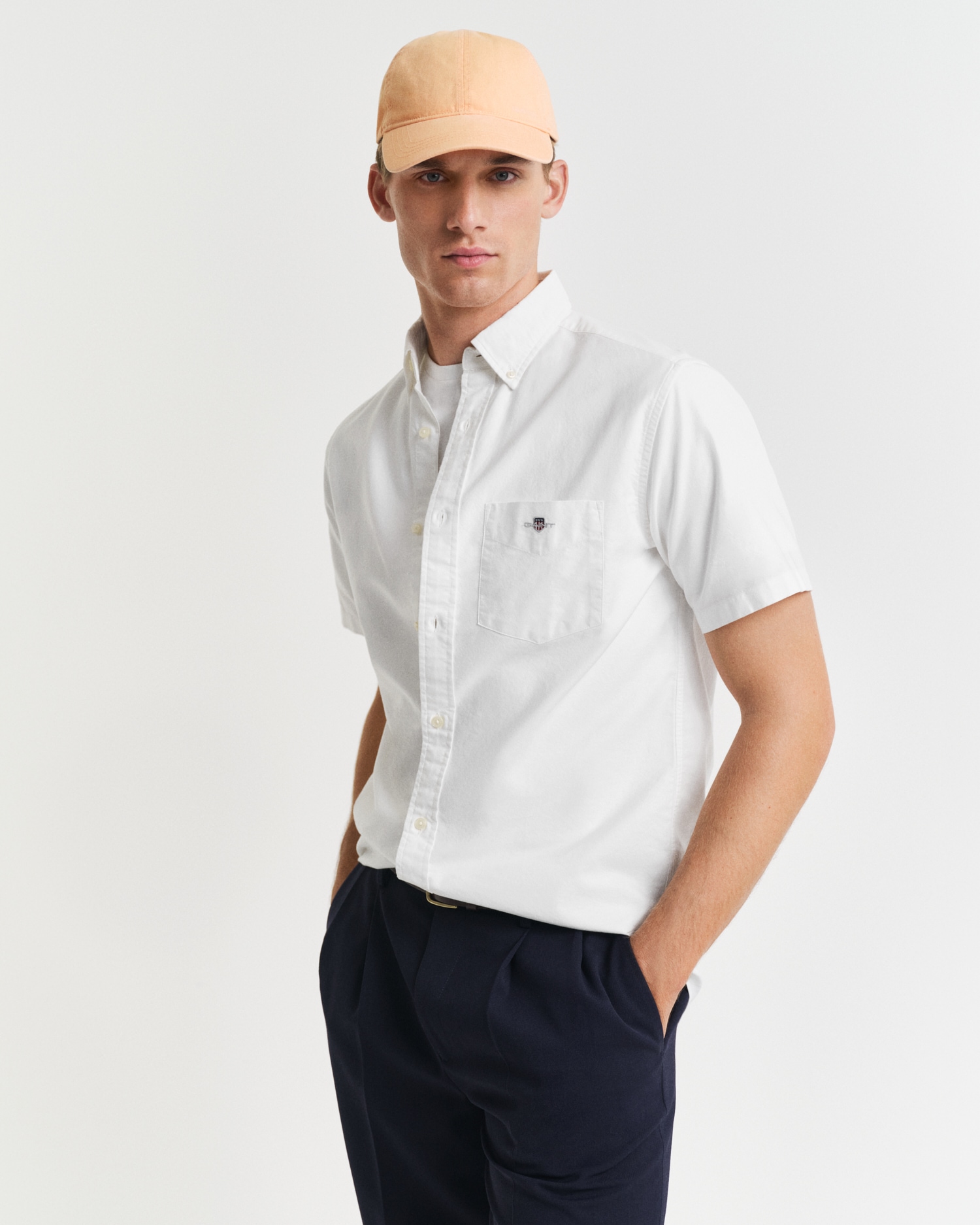 Gant Kurzarmhemd »REG OXFORD SHIRT«, Gant-Stickerei