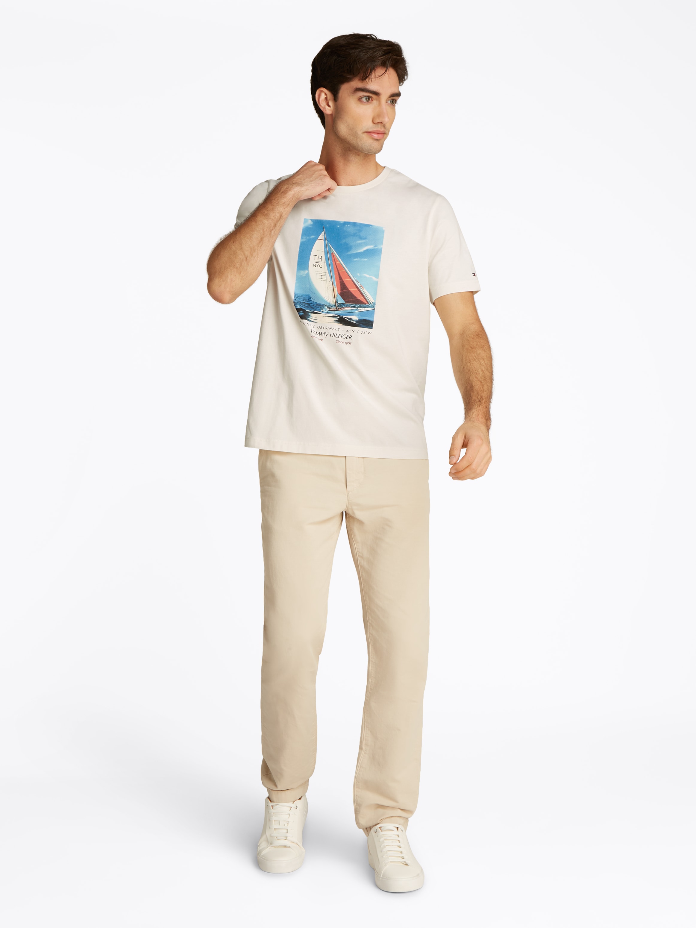 Tommy Hilfiger T-Shirt »HILFIGER COLOR PHOTO PRINT TEE«, mit modischem Print