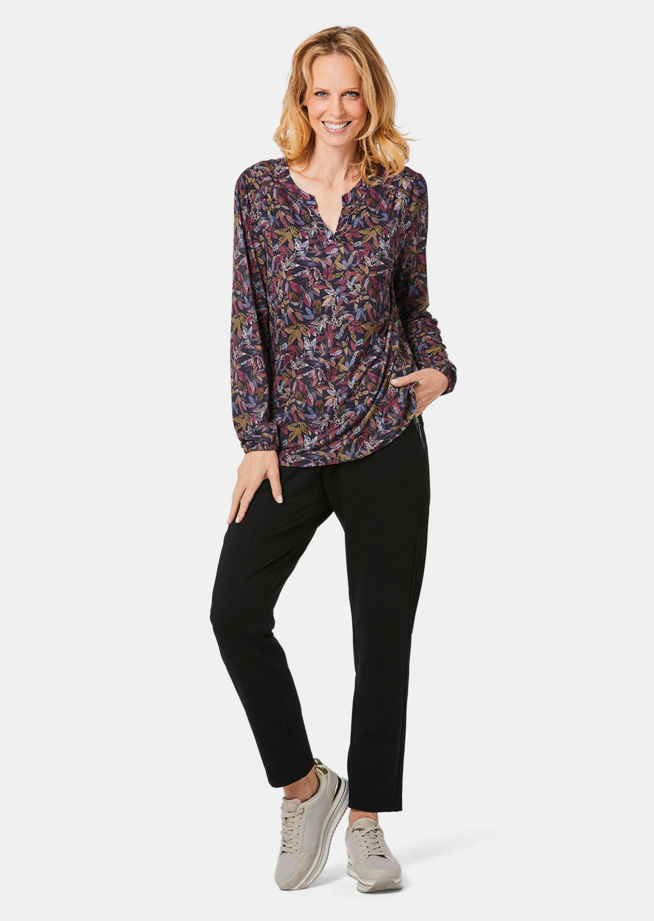 GOLDNER Kurzarmbluse »Elegantes Blusenshirt mit V-Ausschnitt« Schulterpasse mit Kräuselung