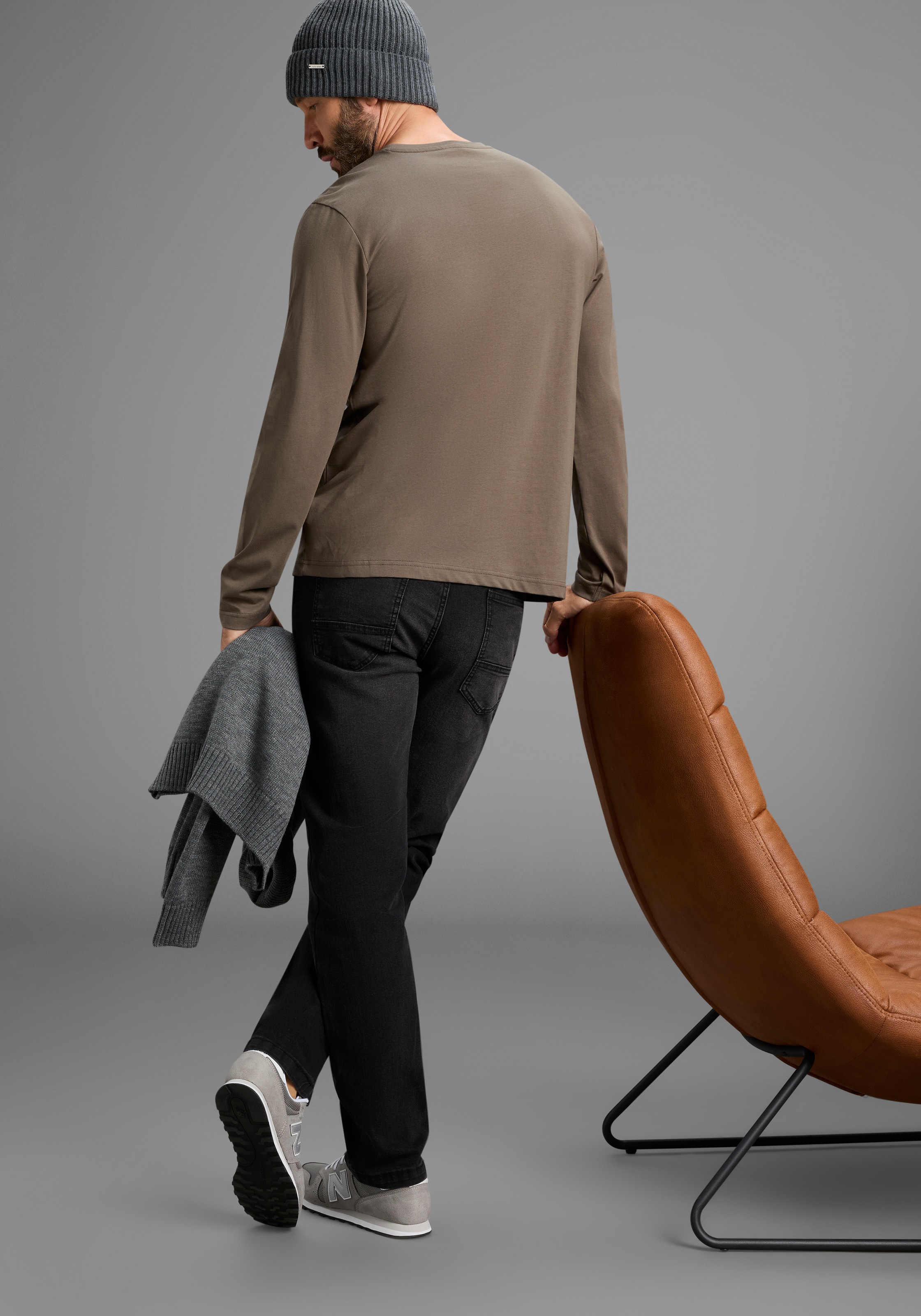 Arizona Straight-Jeans gerader Schnitt, normale Leibhöhe, mit Knopf- und Reißverschluss