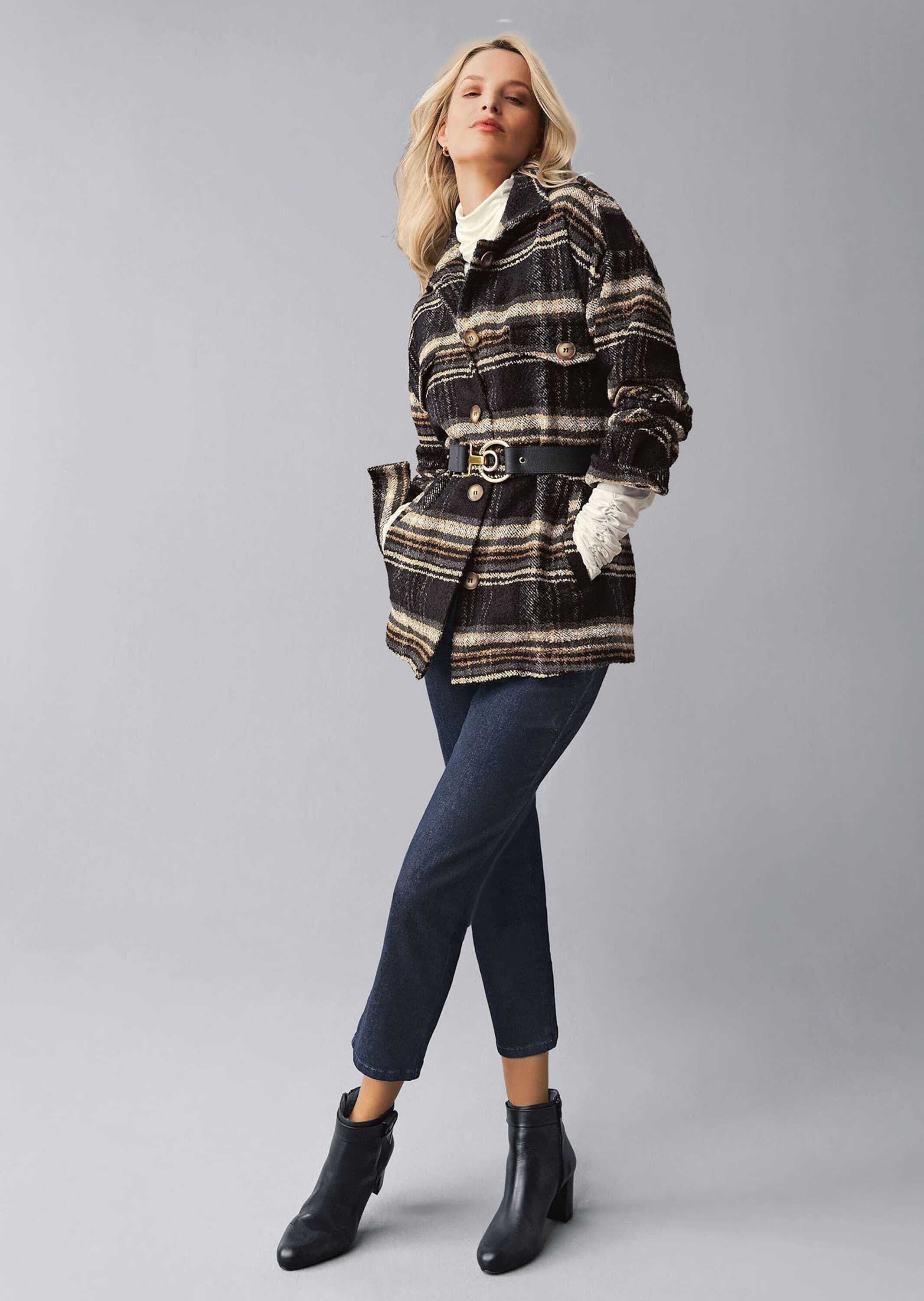 MADELEINE Outdoorjacke »Jacke Jacke in modisch lässigem Look«