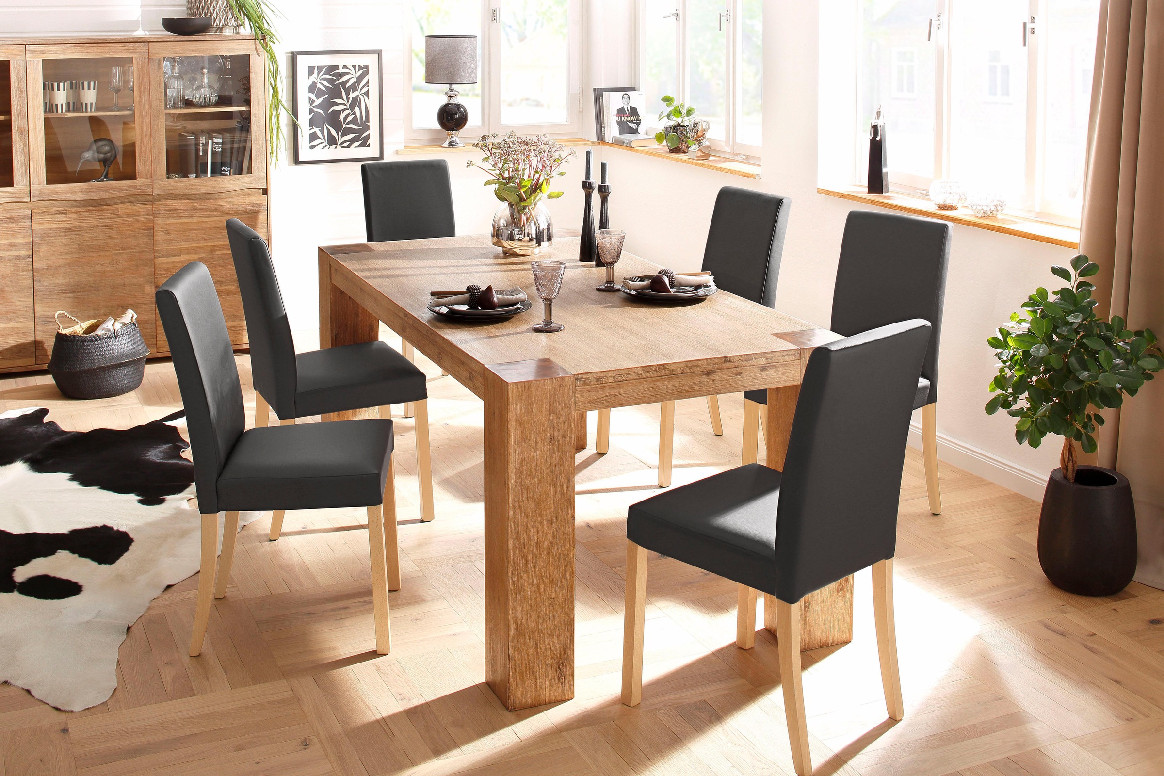 Home affaire Esszimmerstuhl »Nina Polsterstuhl Landhaus, Gestell Massivholz«, (Set), 2 St., Kunstleder, im 2er, 4er oder 6er-Set, Bestseller