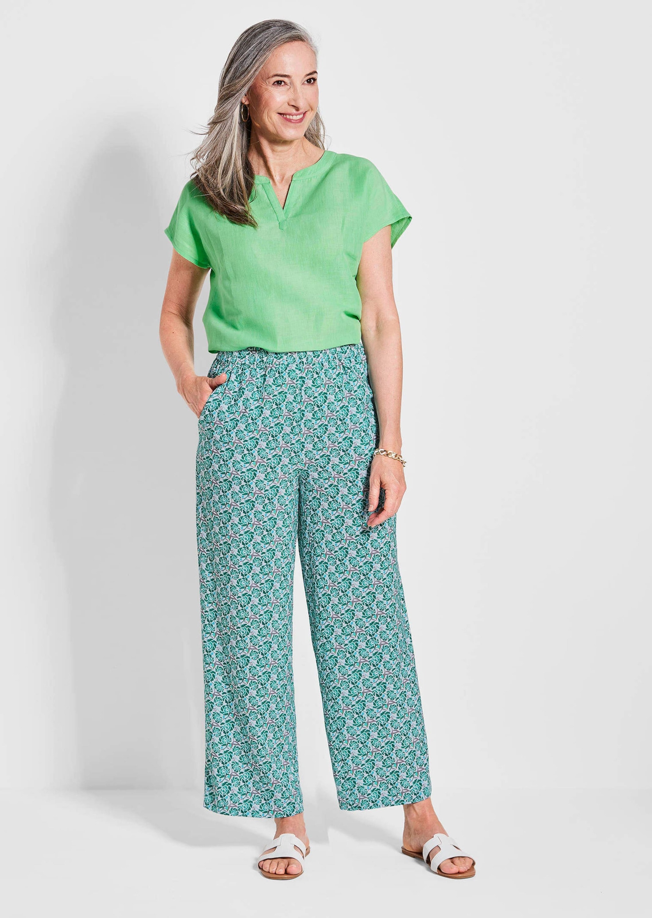 GOLDNER Schlupfhose »Kurzgröße Elegante Hose VERA mit Blütendruck«