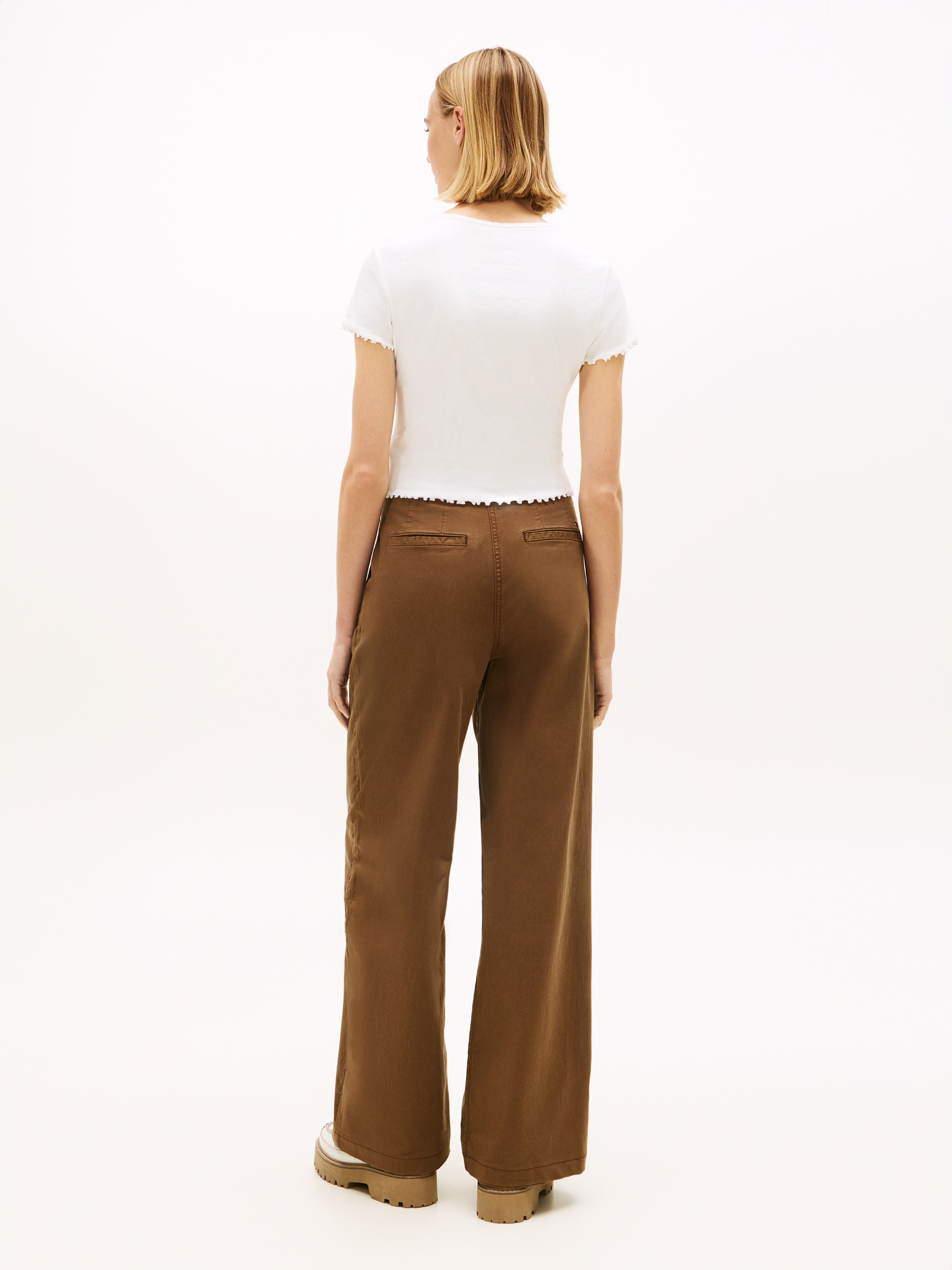 Tommy Jeans Kurzarmshirt »TJW SS RIB TOP IM« mit gerippter Struktur, Slim Fit