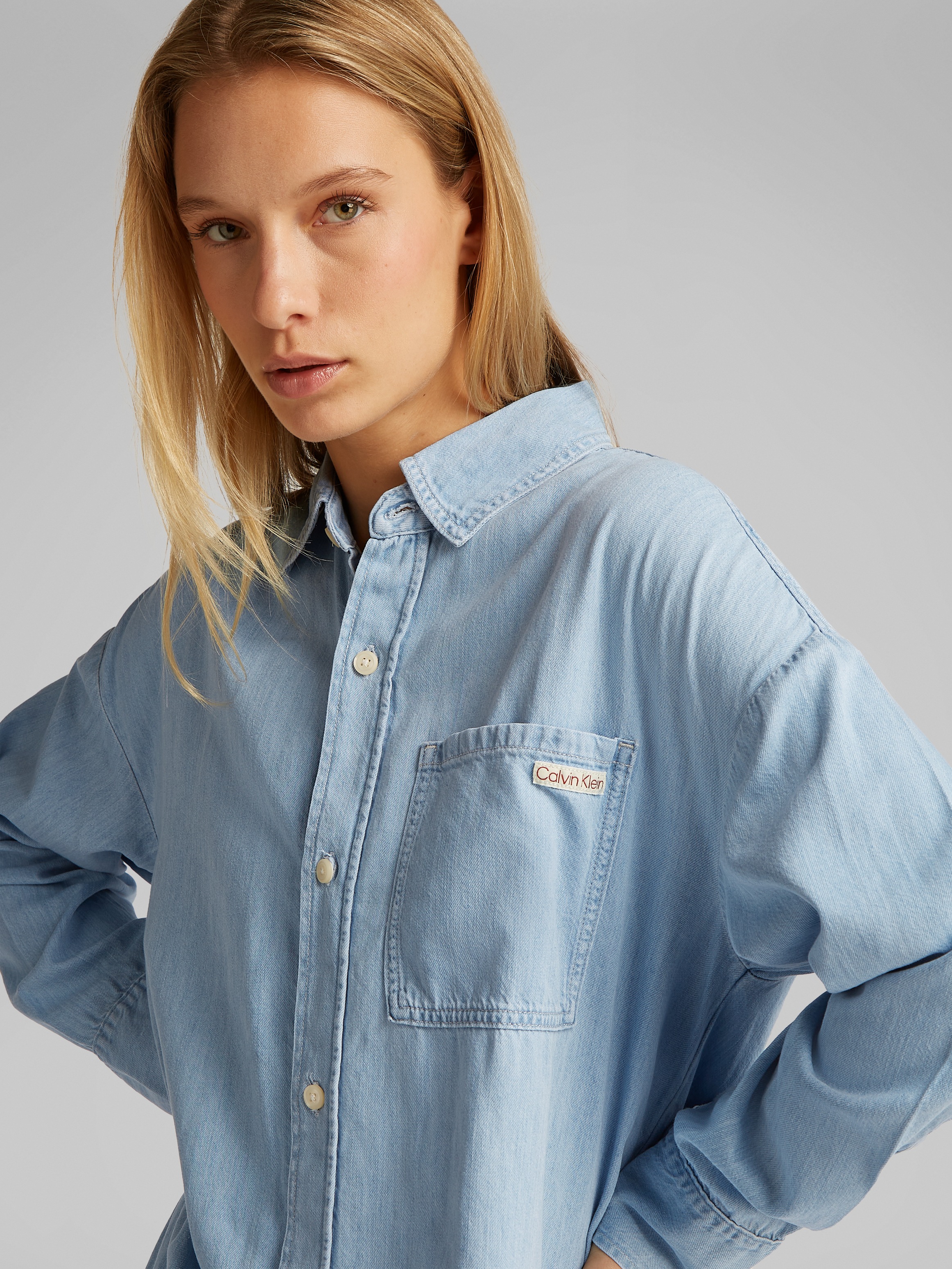 Calvin Klein Jeans Jeanskleid »TENCEL LOOSE SHIRT DENIM DRESS«, mit Logostickerei