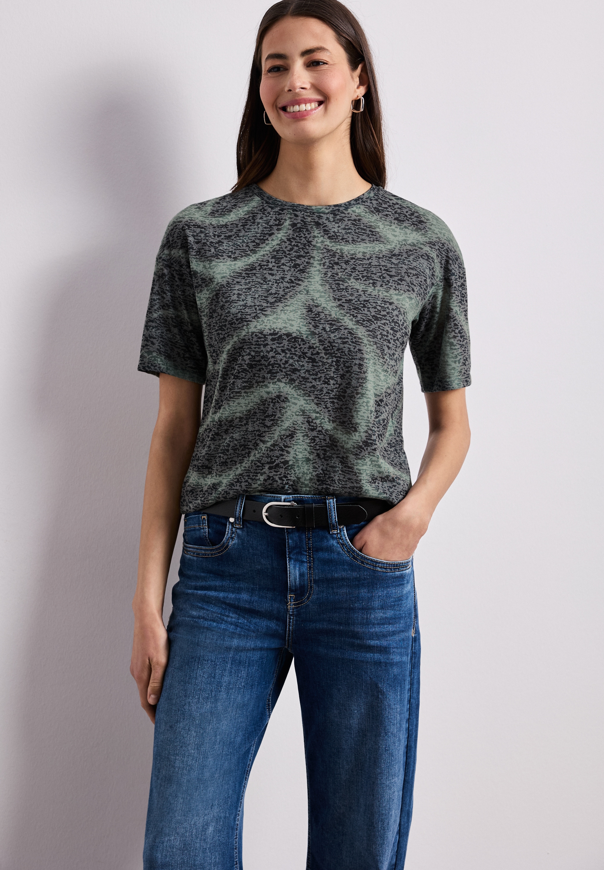 STREET ONE Kurzarmshirt Sommershirt im Ausbrenner-und Leo-Look