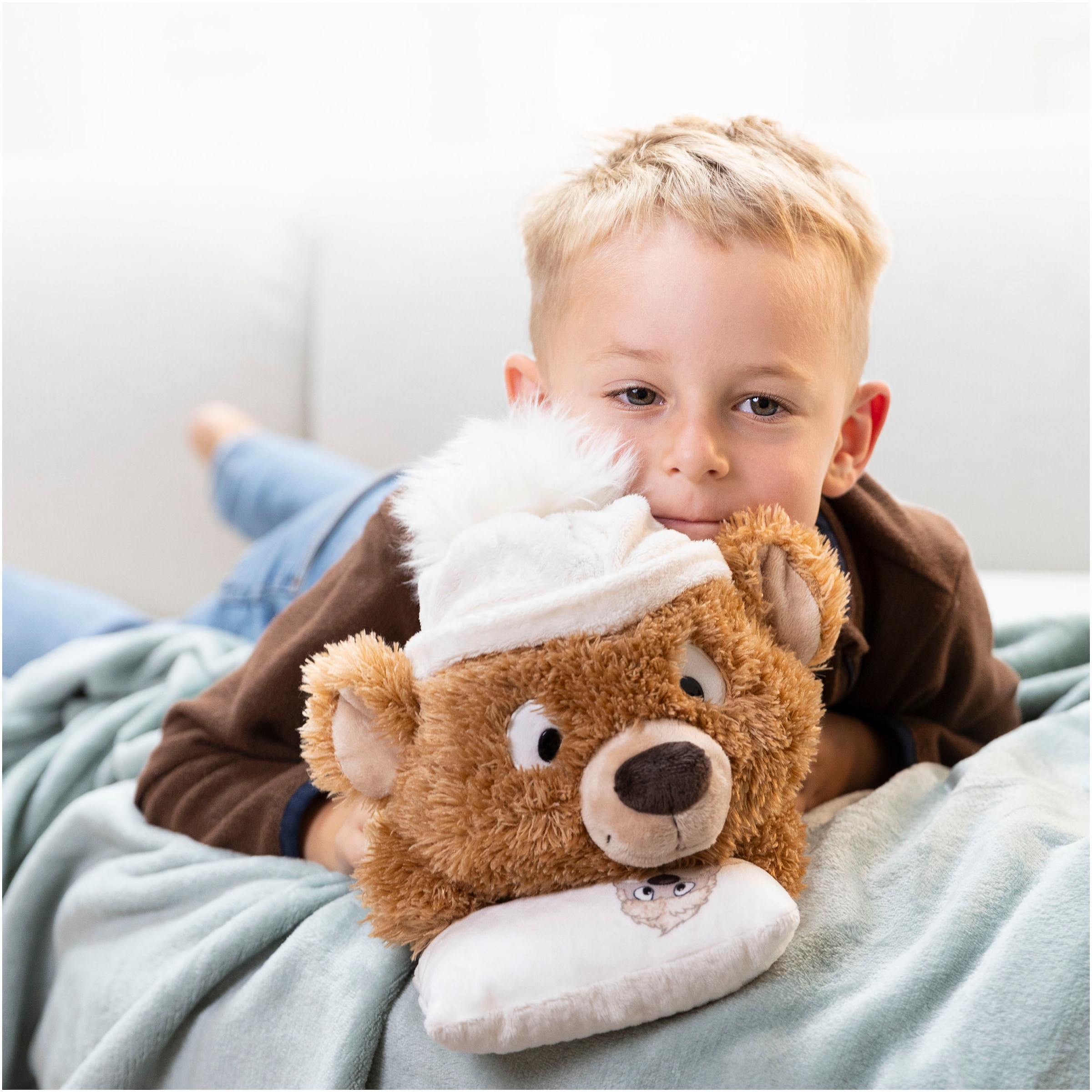 Nici Kuscheltier »Winter, Bär Capiccino mit Kissen 35cm liegend«