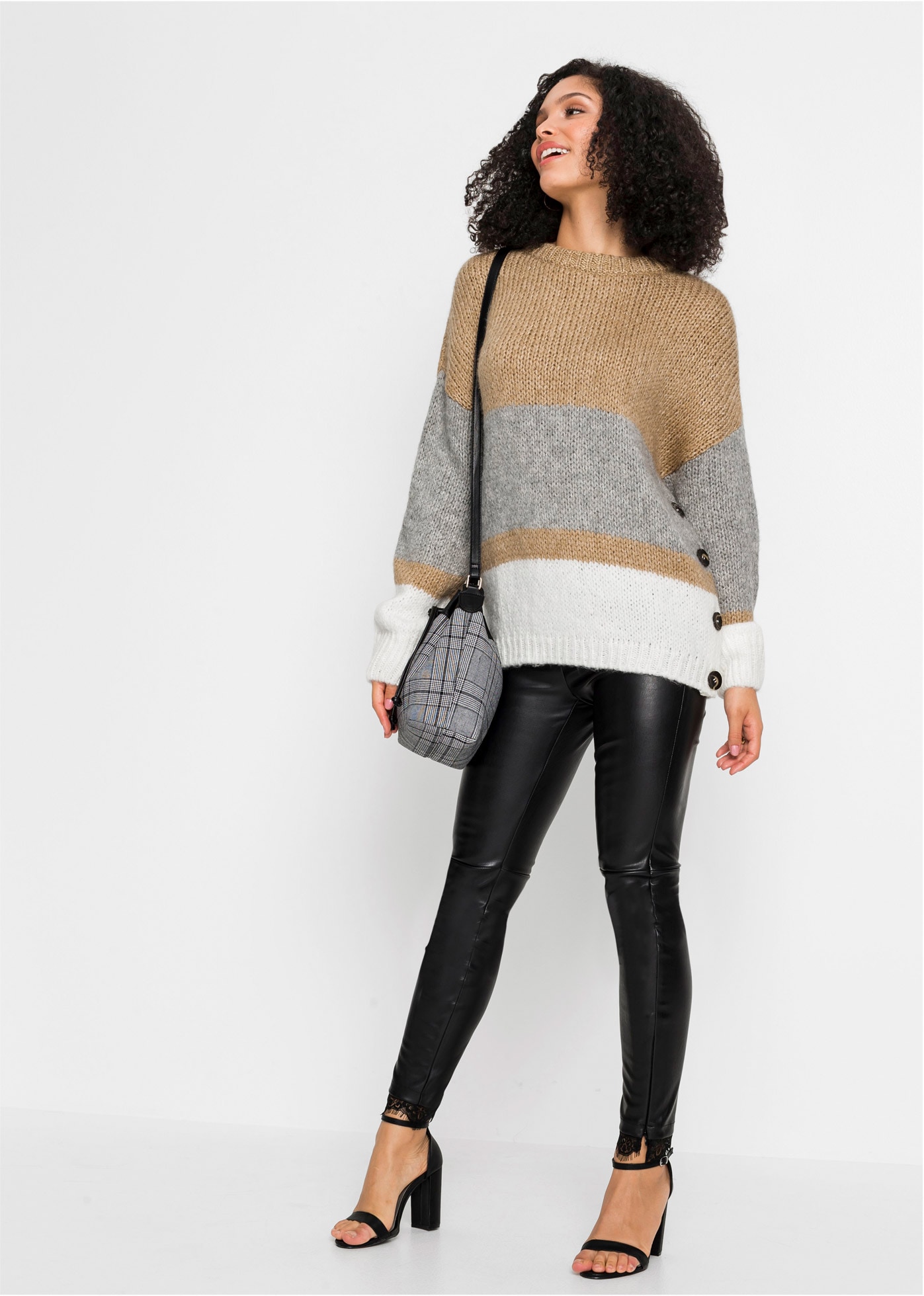 bonprix Strickpullover Oversize-Pullover mit Zierknöpfen