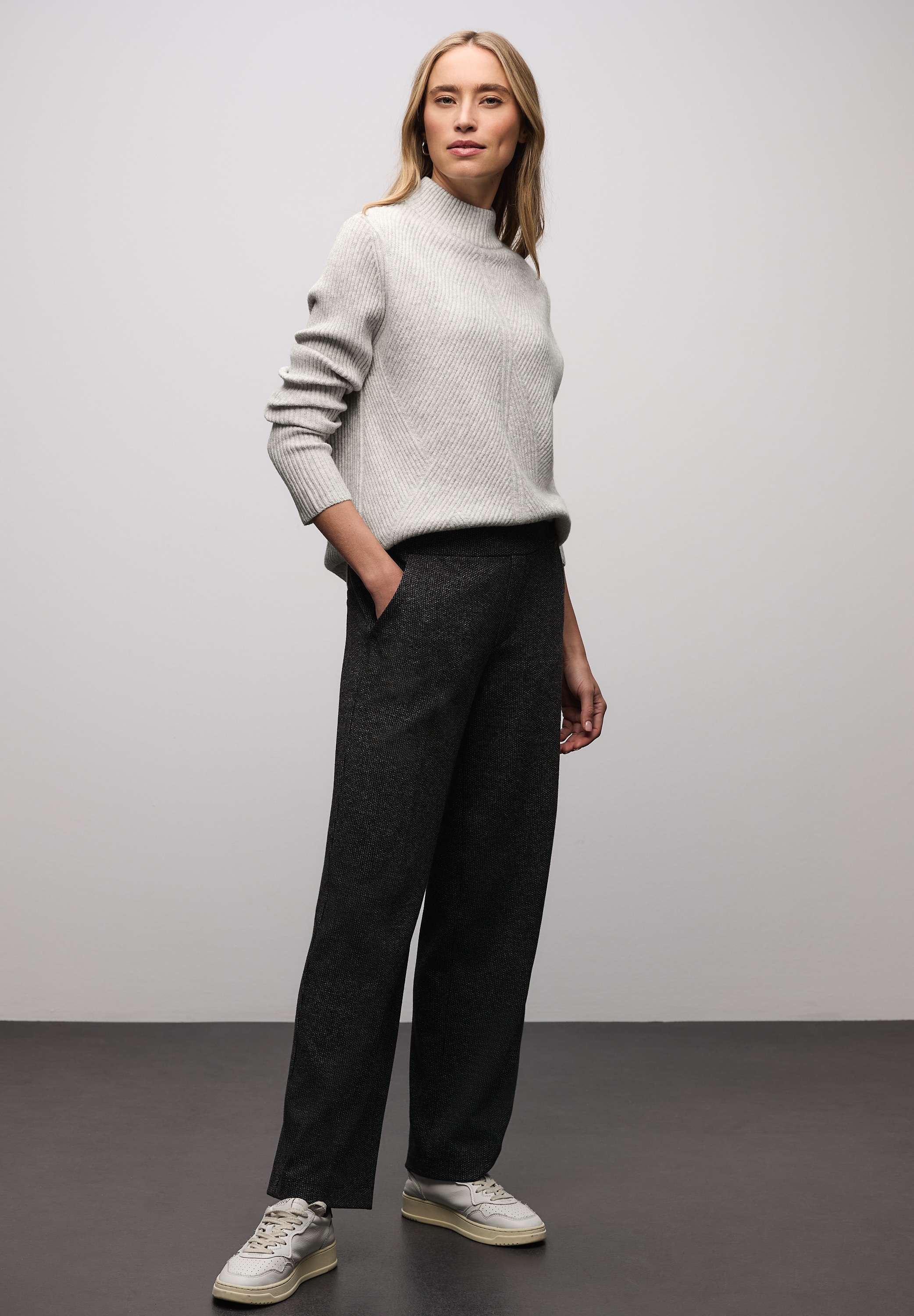 STREET ONE Stehkragenpullover mit dezentem Strukturmuster