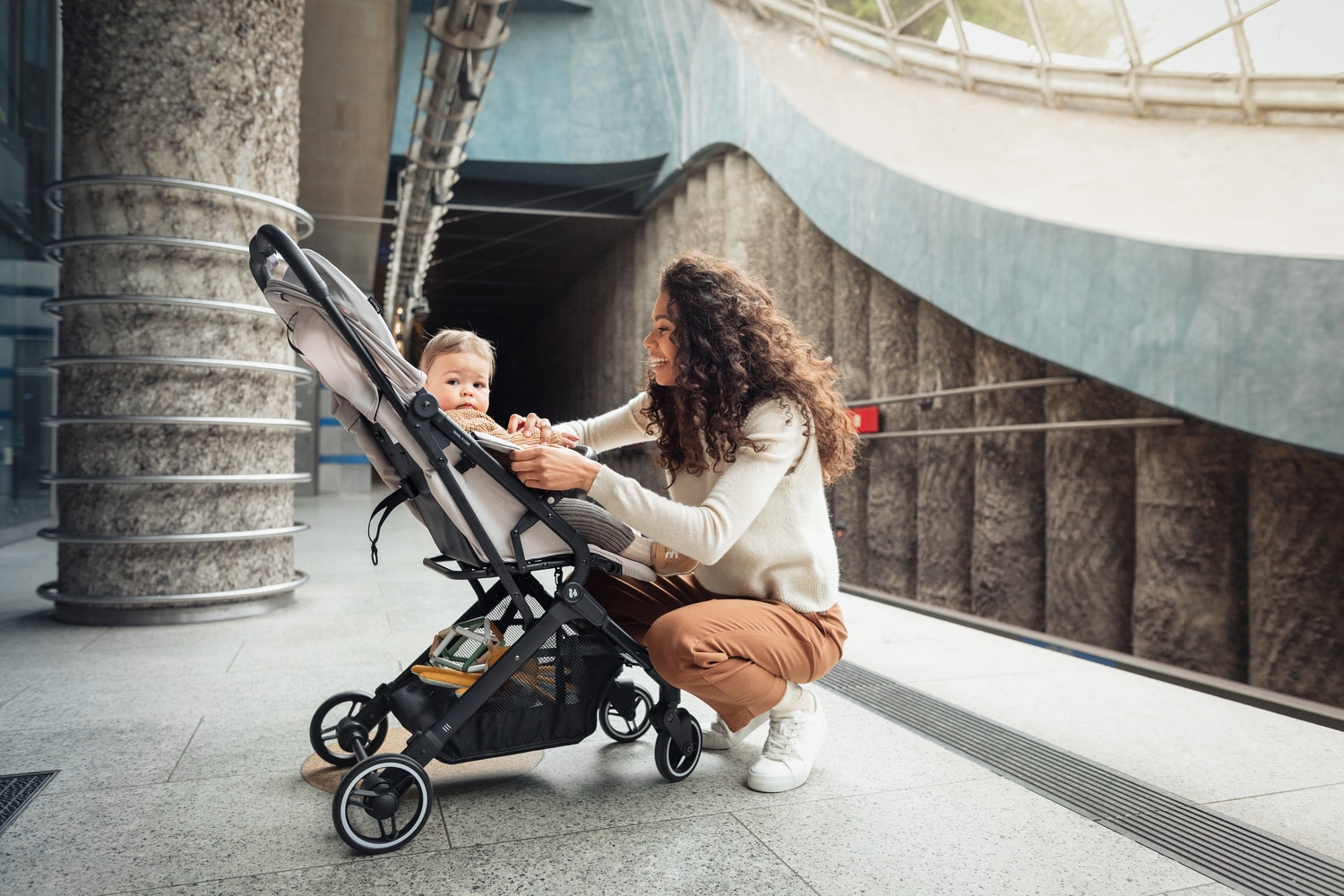 Hauck Kinder-Buggy »Travel N Care, Simba grey«, 25 kg, leicht; bis 22 kg belastbar; inkl. Schulter-Tragegrut
