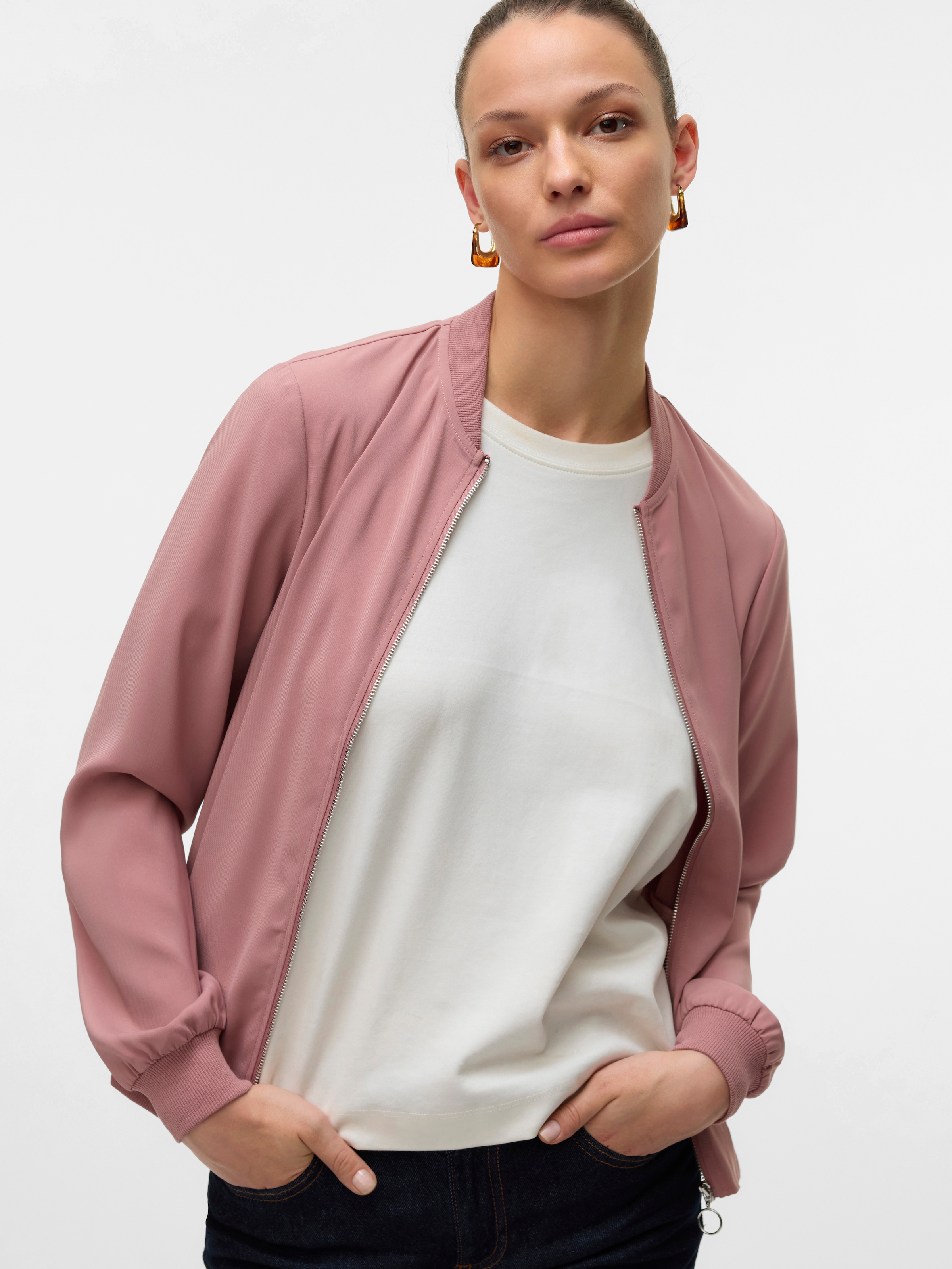 Vero Moda Bomberjacke »VMCOCO L/S BOMBER«, in modisch kurzer Form
