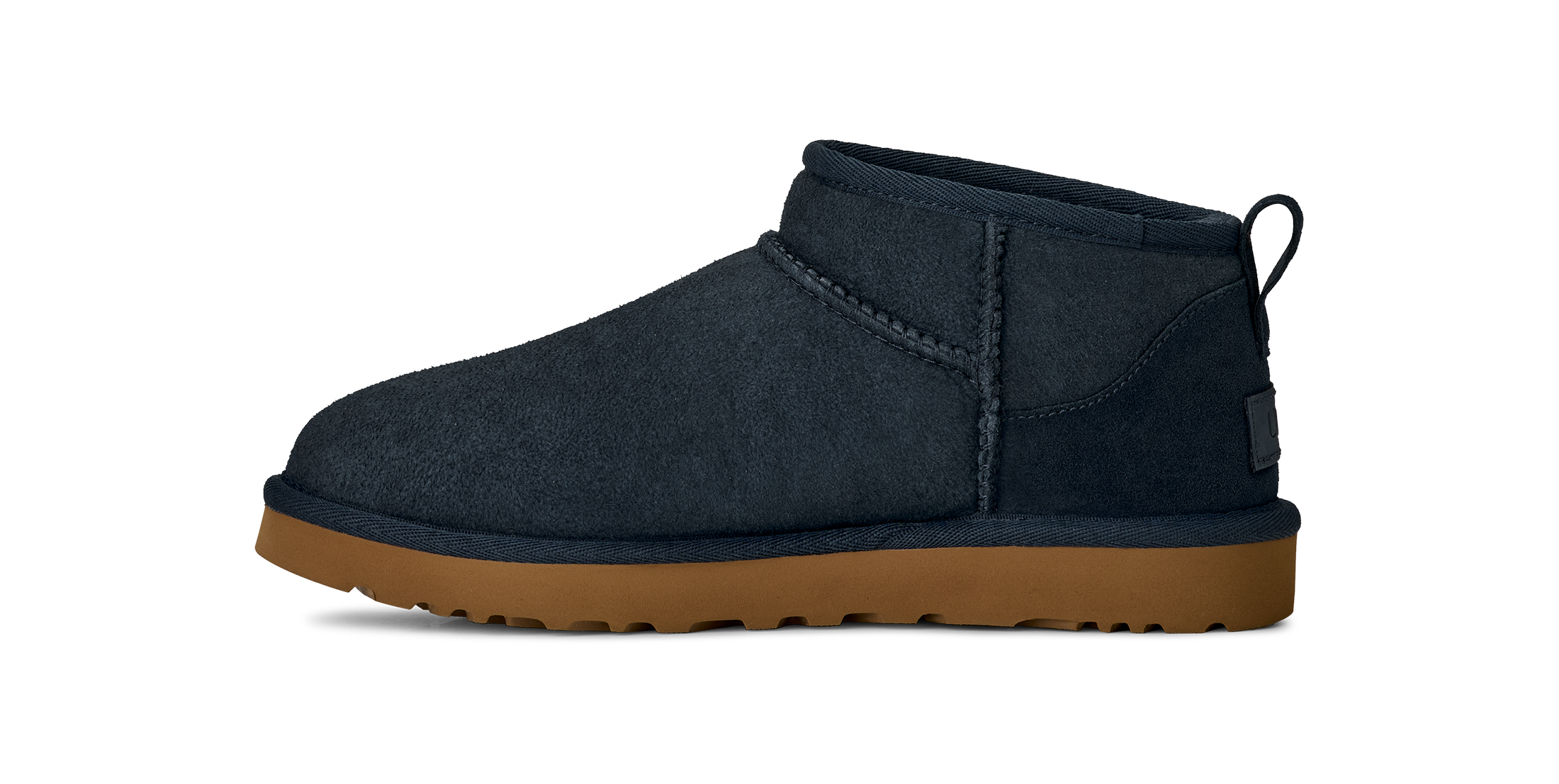 UGG Schlupfboots »Unisex Classic Ultra Mini«  , Bequemschuh, Flats, Hausschuh, Freizeitschuh mit Logopatch