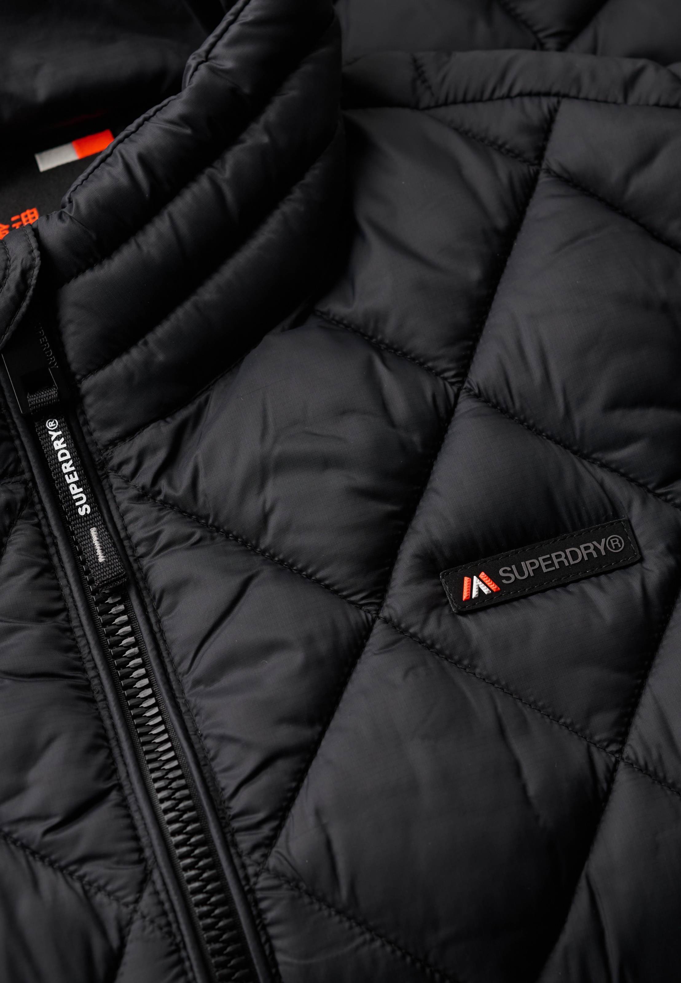 Superdry Steppjacke »DIAMOND QUILT FUJI LITE JKT«