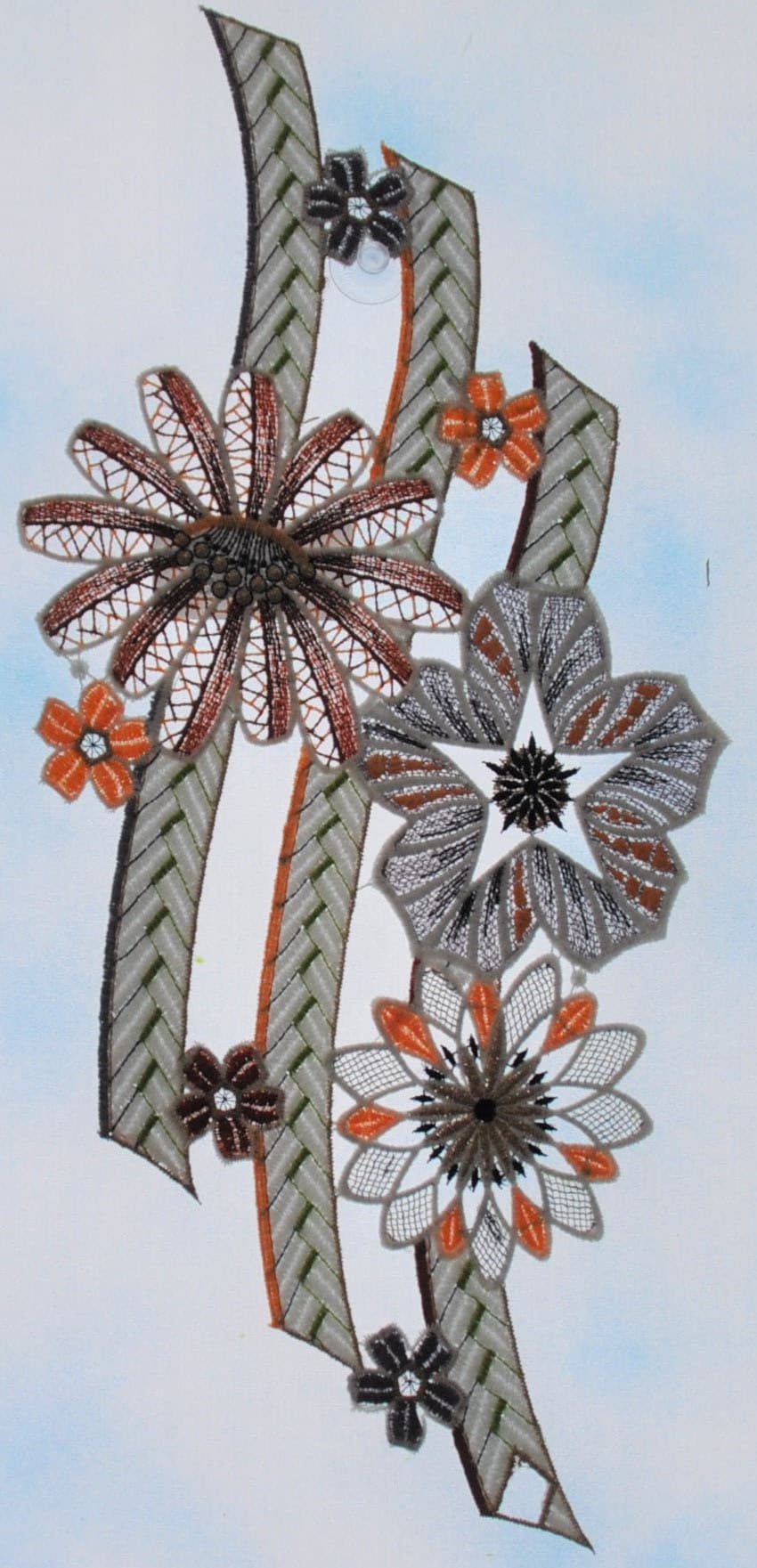 Stickereien Plauen Fensterbild »große Blüten« in bunt, Größe B/L: 17 cm x 37 cm