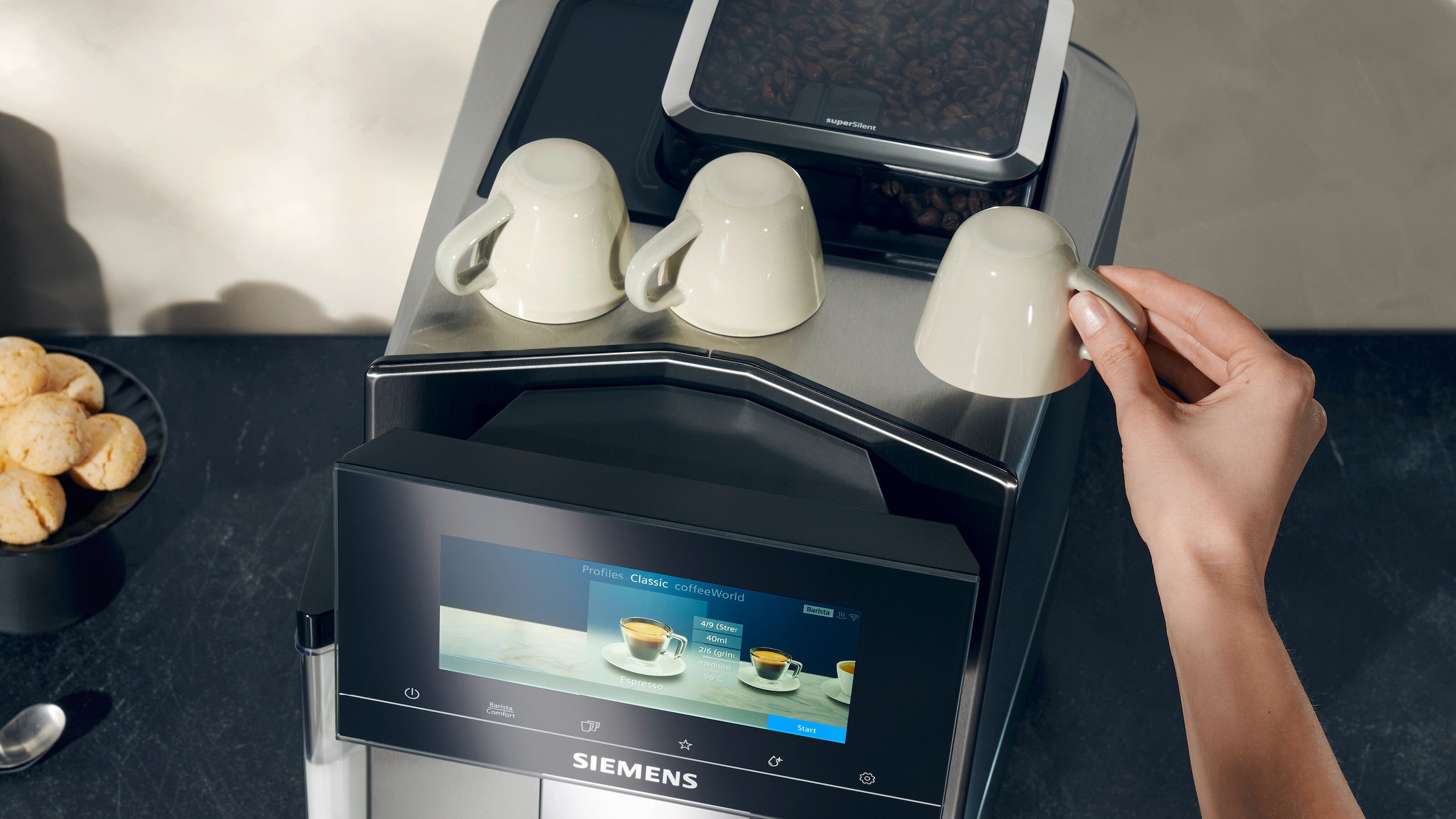 SIEMENS Kaffeevollautomat »EQ900 TQ903D03, intuitives 6,8" TFT-Display, Geräuschreduzierung«, App-Steuerung, Barista-Modus, AromaSelect, 3 Profile, edelstahl