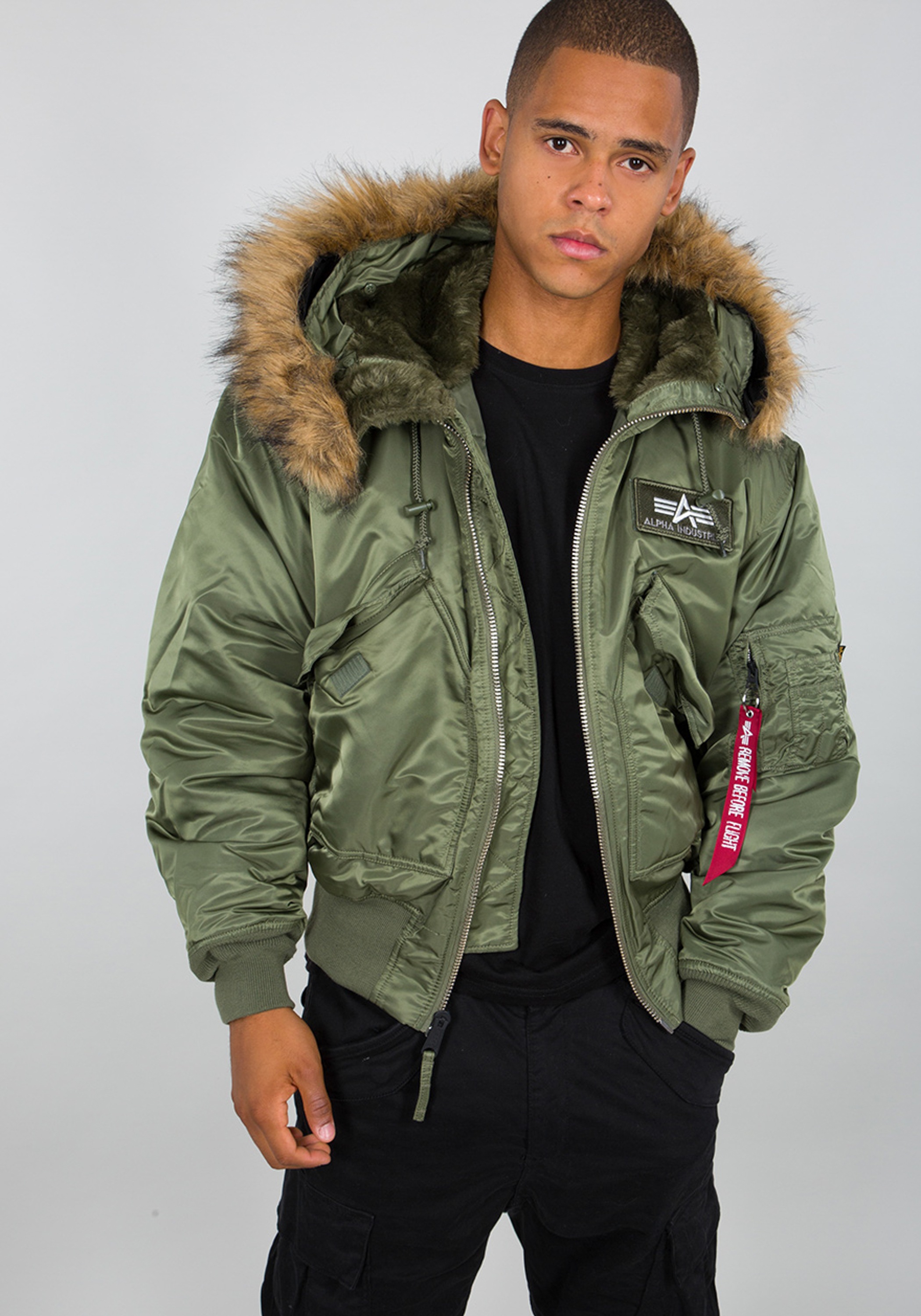 Alpha Industries Winterjacke »Alpha Industries Men - Bomber Jackets 45/P Hooded«