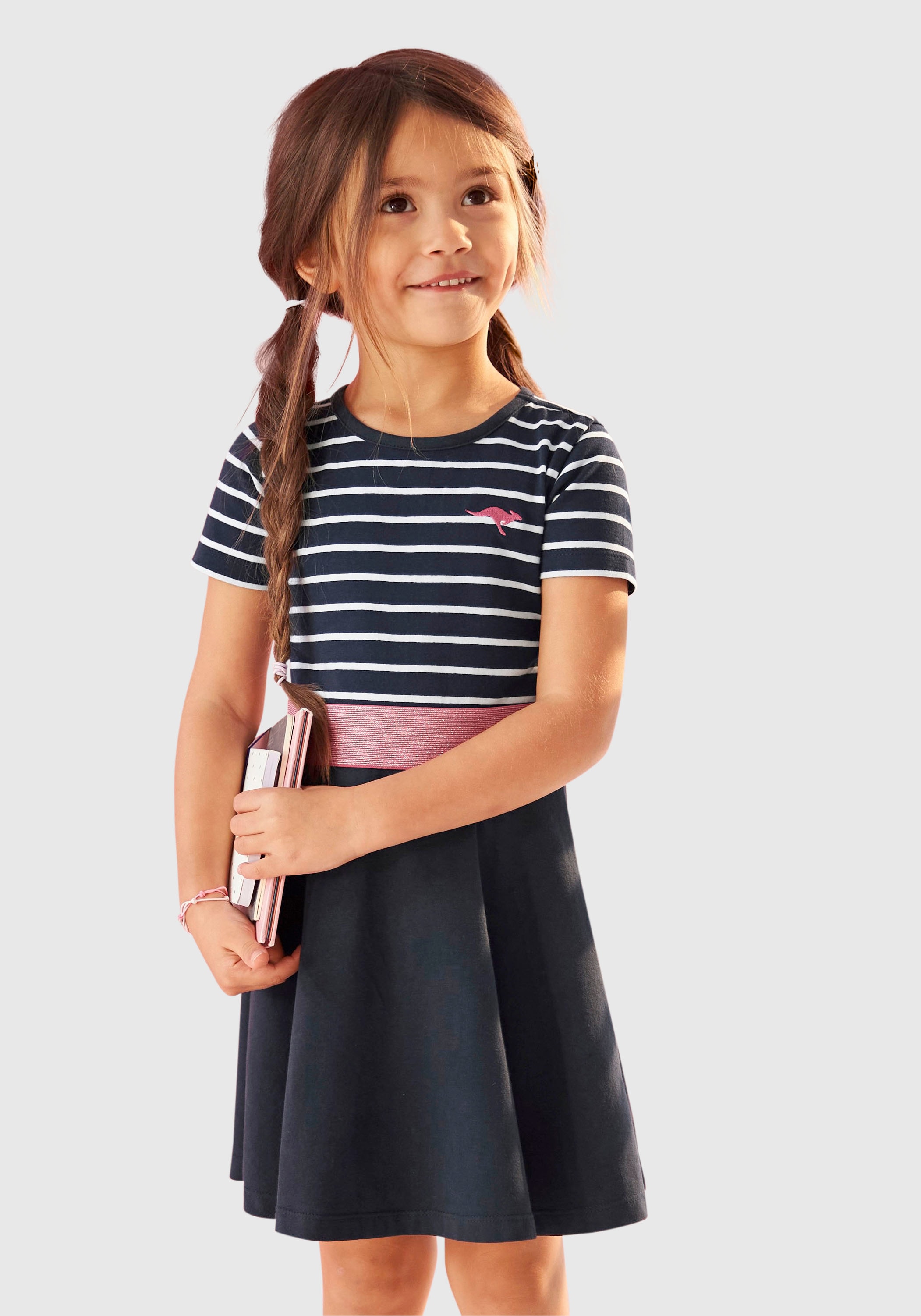 KangaROOS Jerseykleid »für kleine Mädchen«, mit Glitzerband in der Taille
