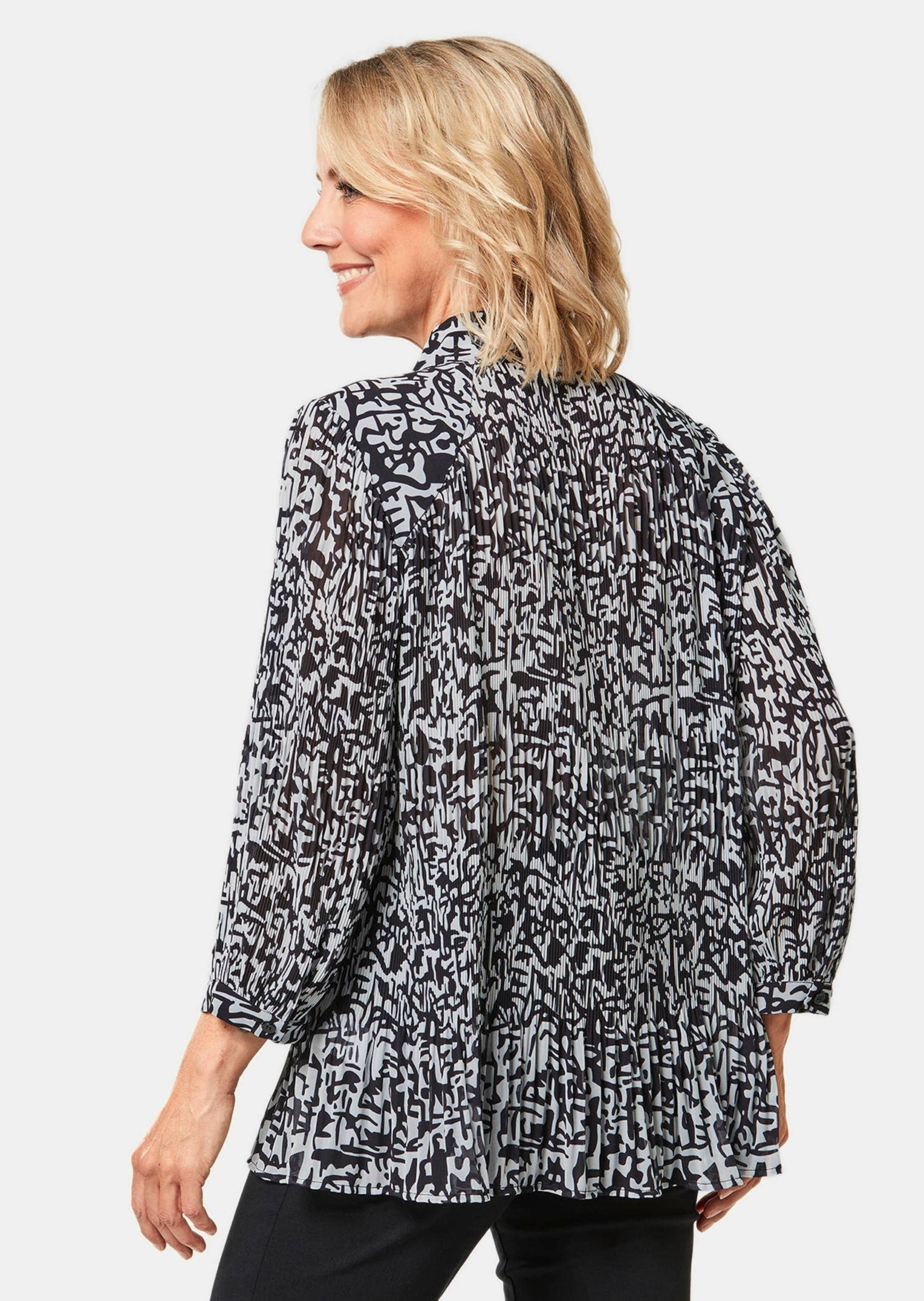 GOLDNER Druckbluse »Kurzgröße Kurzgröße - Feinplissee-Bluse mit Schluppe«