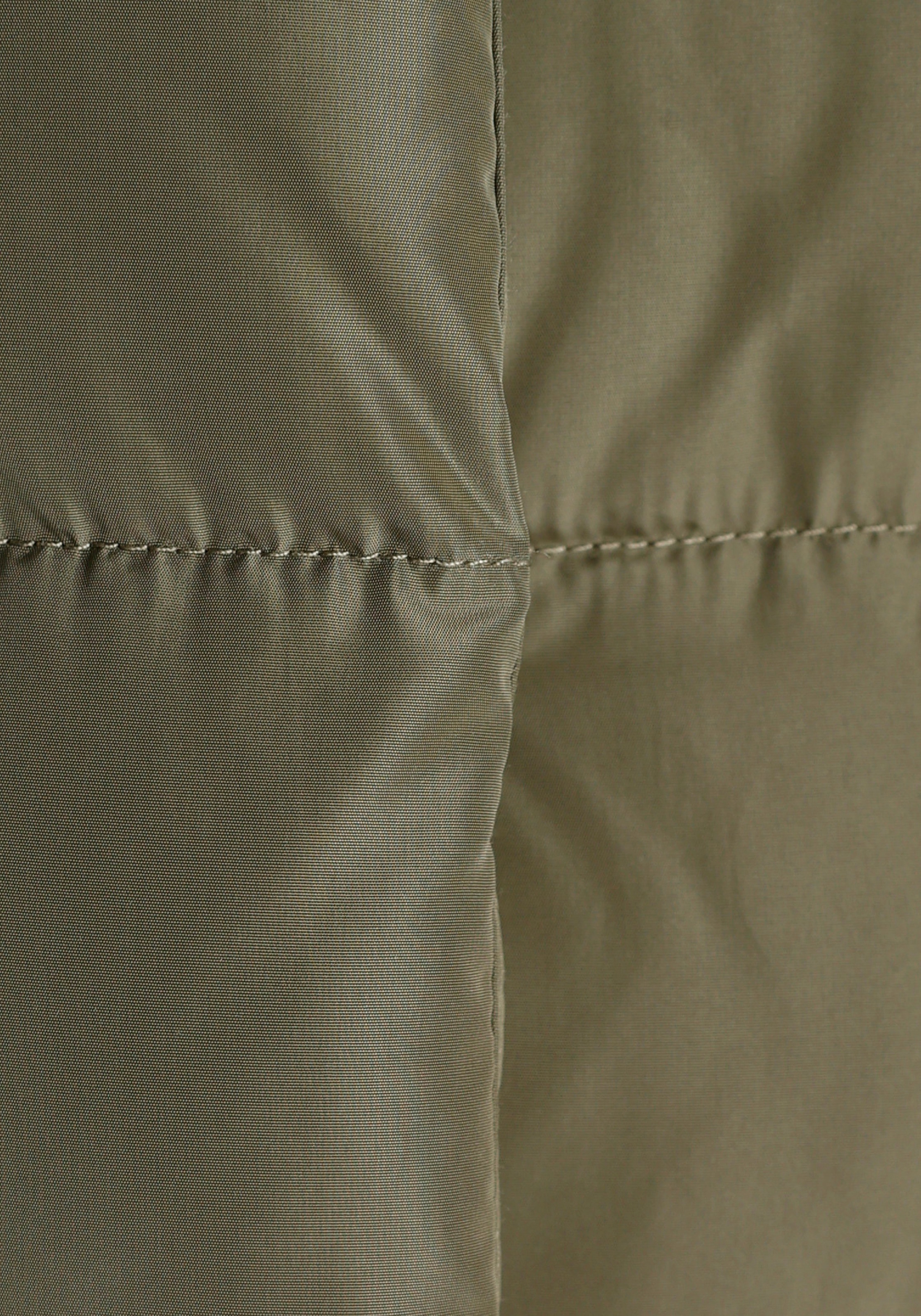 ONLY Steppjacke »ONLTINA PUFFER SHORT COAT OTW«, mit Kapuze, leicht glänzende Oberfläche
