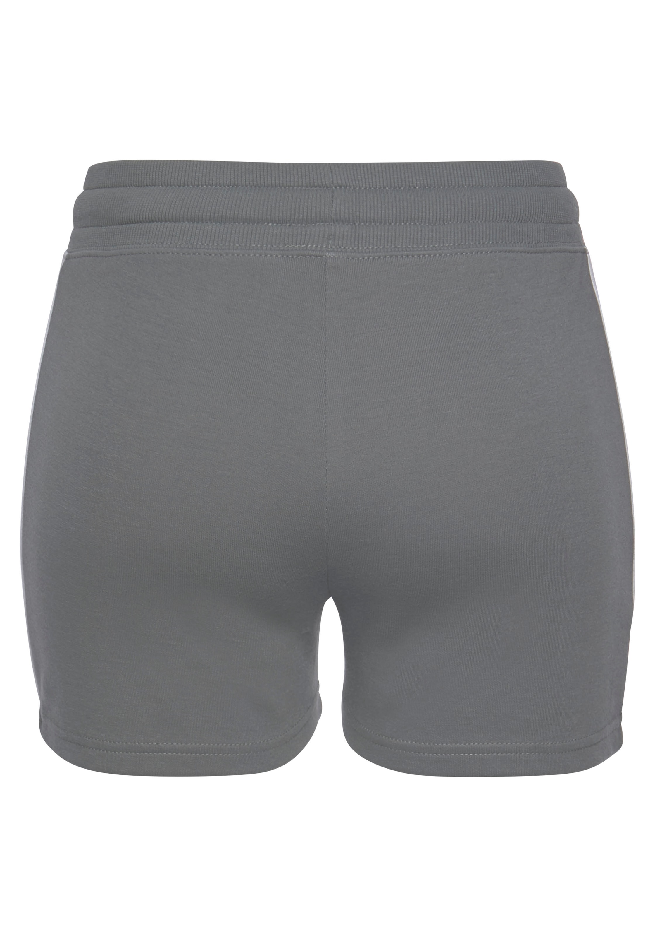 Bench. Loungewear Relaxshorts, mit Seitenstreifen, Loungewear