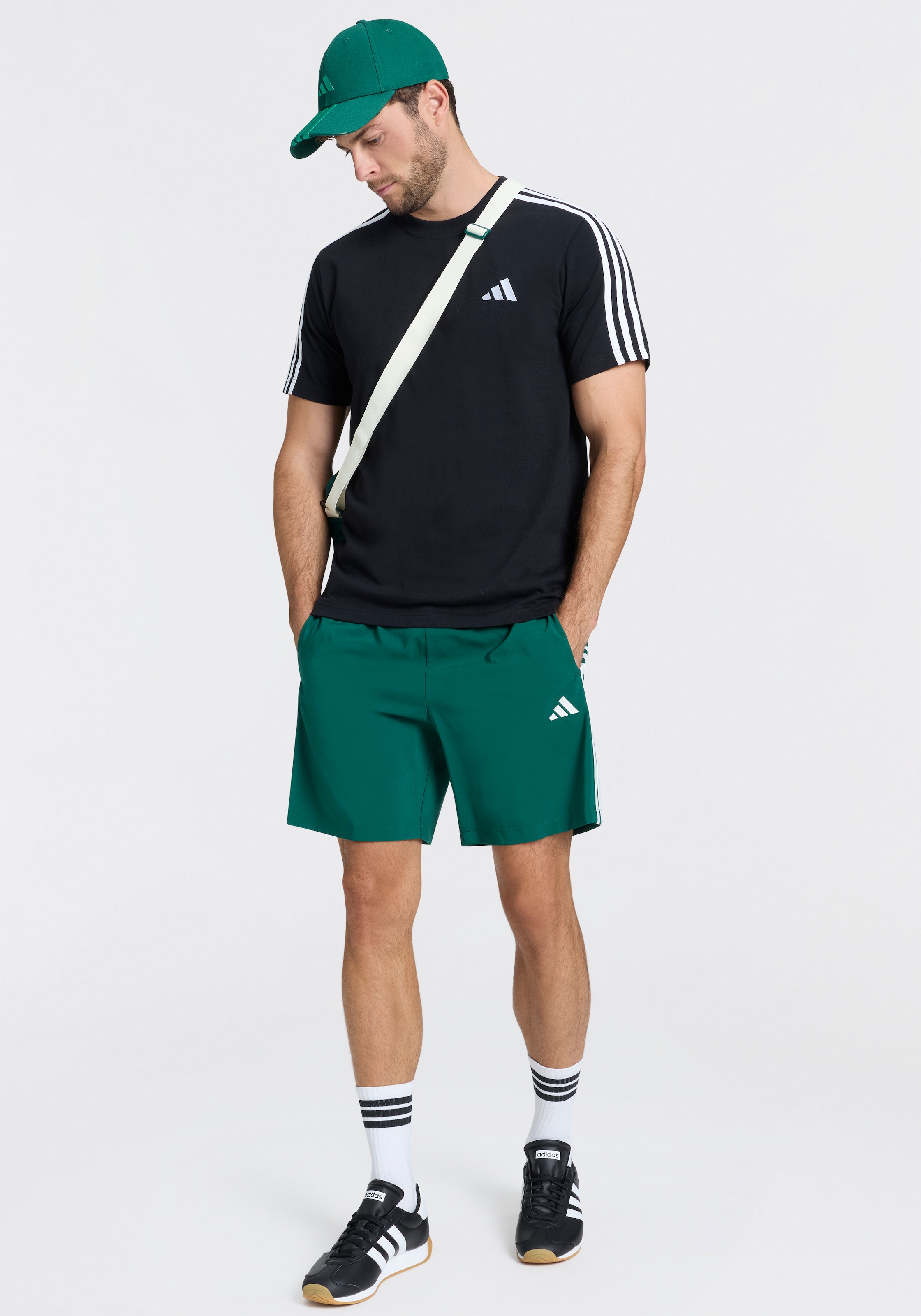 adidas Sportswear Shorts »ESSENTIALS 3-STREIFEN CHELSEA LITE, GEWEBT«