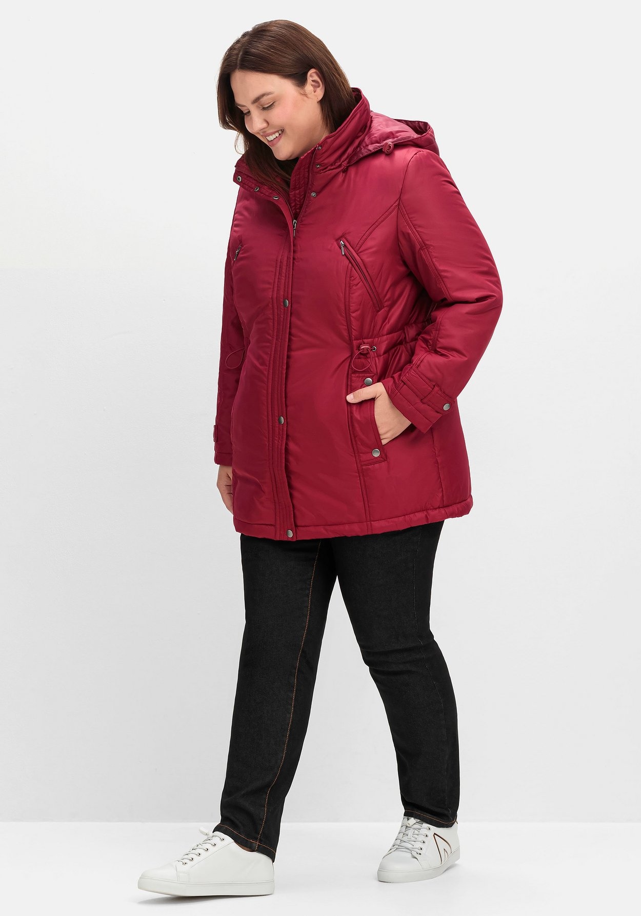 Sheego Steppjacke »Steppjacke mit Kapuze und Kontrastdetails«
