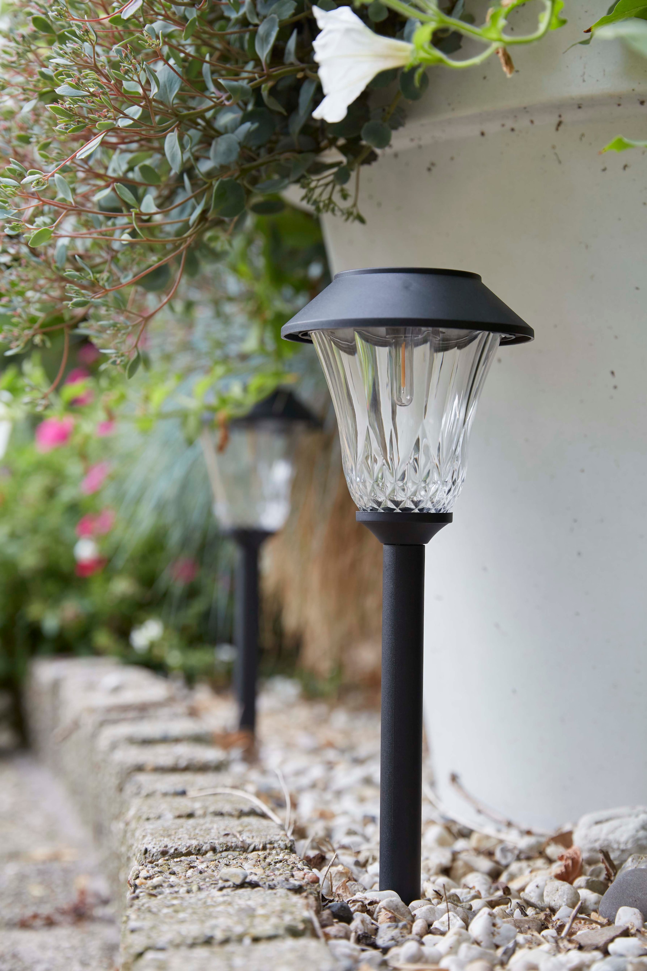 LUXFORM Gartenleuchte »Solar-Gartenlampe - St. Tropez - 3 Stück - 5 Lumen«, Leuchtmittel LED-Modul | LED fest integriert, Aus Kunststoff gefertigt