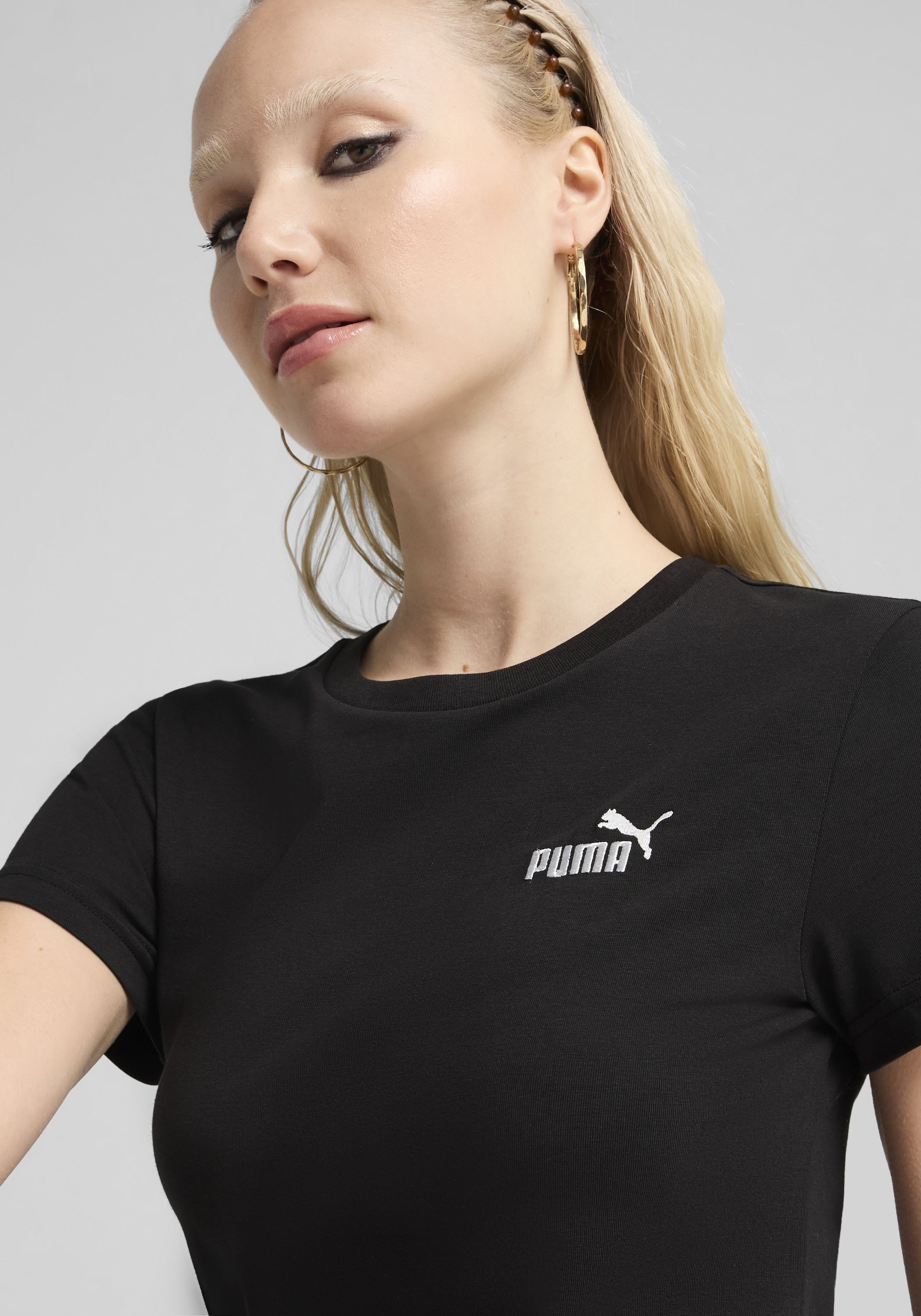 PUMA Shirtkleid »ESS SMALL NO. 1 LOGO SLIM DRESS« sportlicher Stil, pflegeleicht