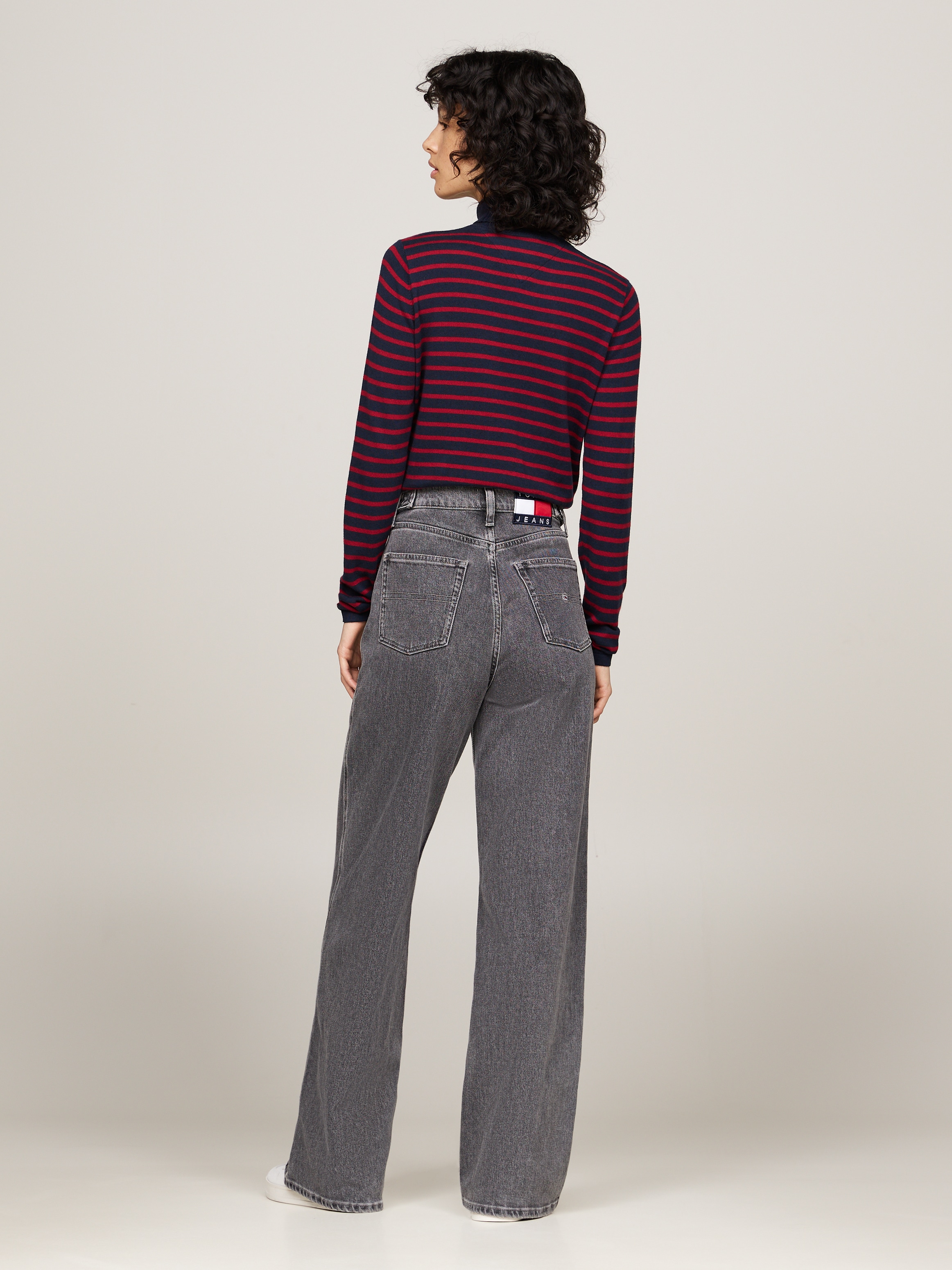 Tommy Jeans Weite Jeans »Tommy Jeans CLAIRE - High Waist - Wide Leg«, mit Logo-Badge