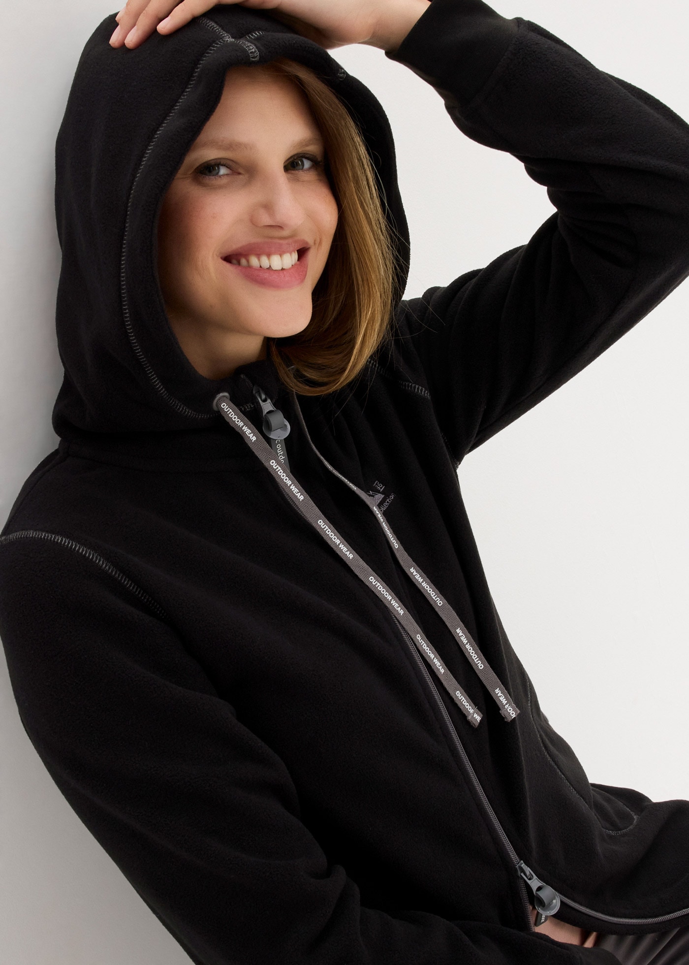 bonprix Fleecejacke mit Kapuze A-Linien-Schnitt, Langarm-Design, aus 100% Polyester, Regular Fit