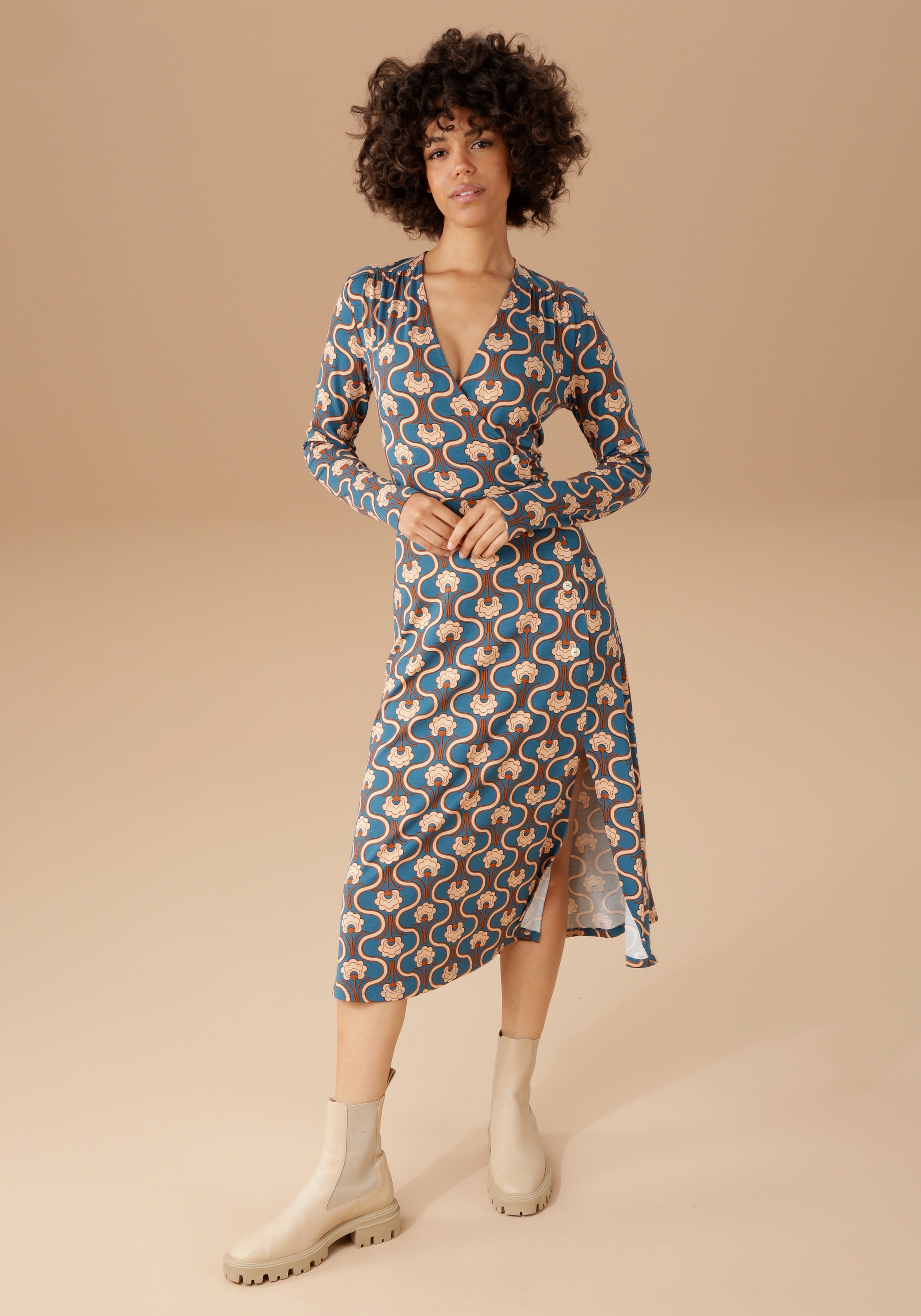 Aniston CASUAL bei bestellen mit OTTO trendigem Jerseykleid, Retromuster bedruckt