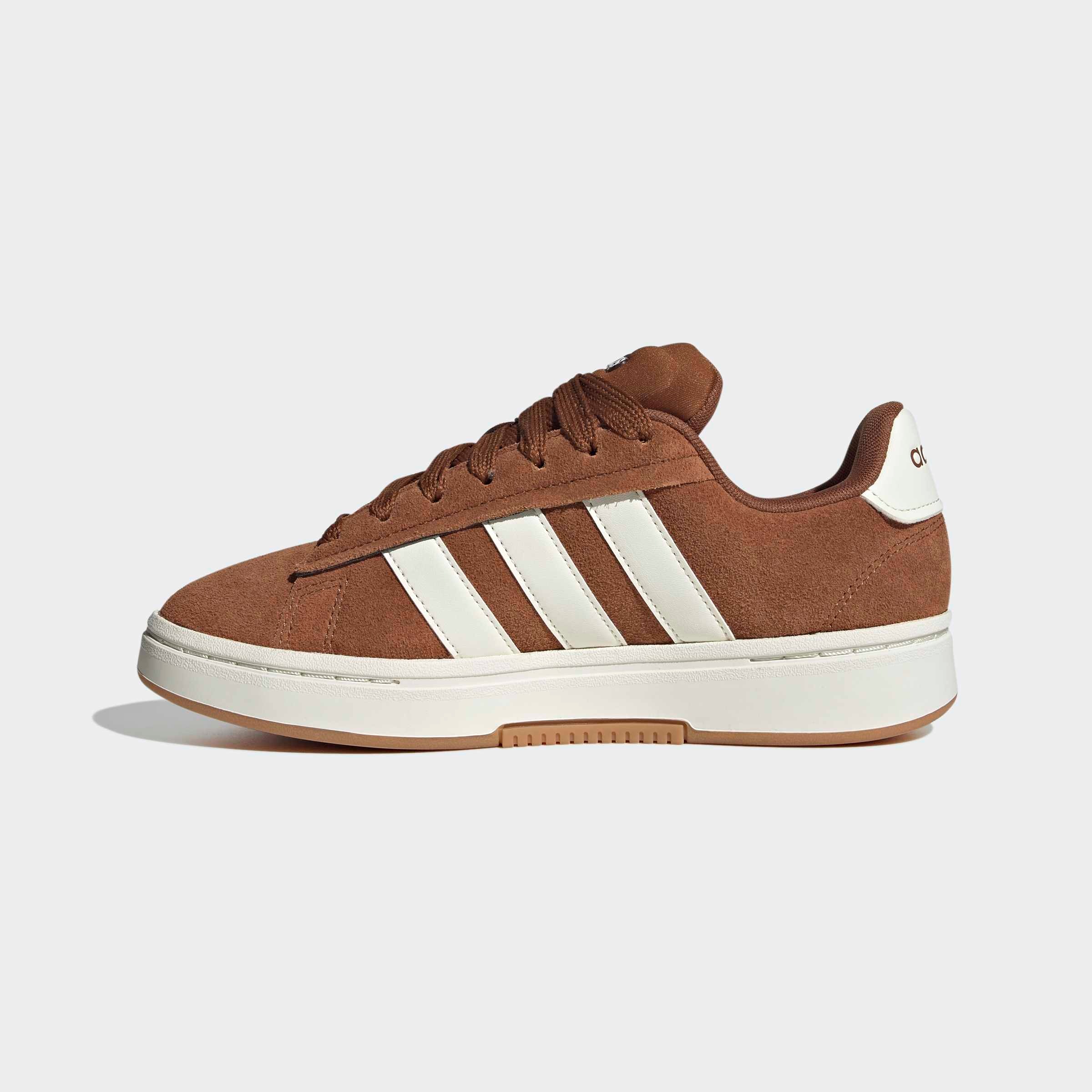 adidas Sportswear Sneaker »GRAND COURT ALPHA«  inspiriert vom Design des adidas campus 00